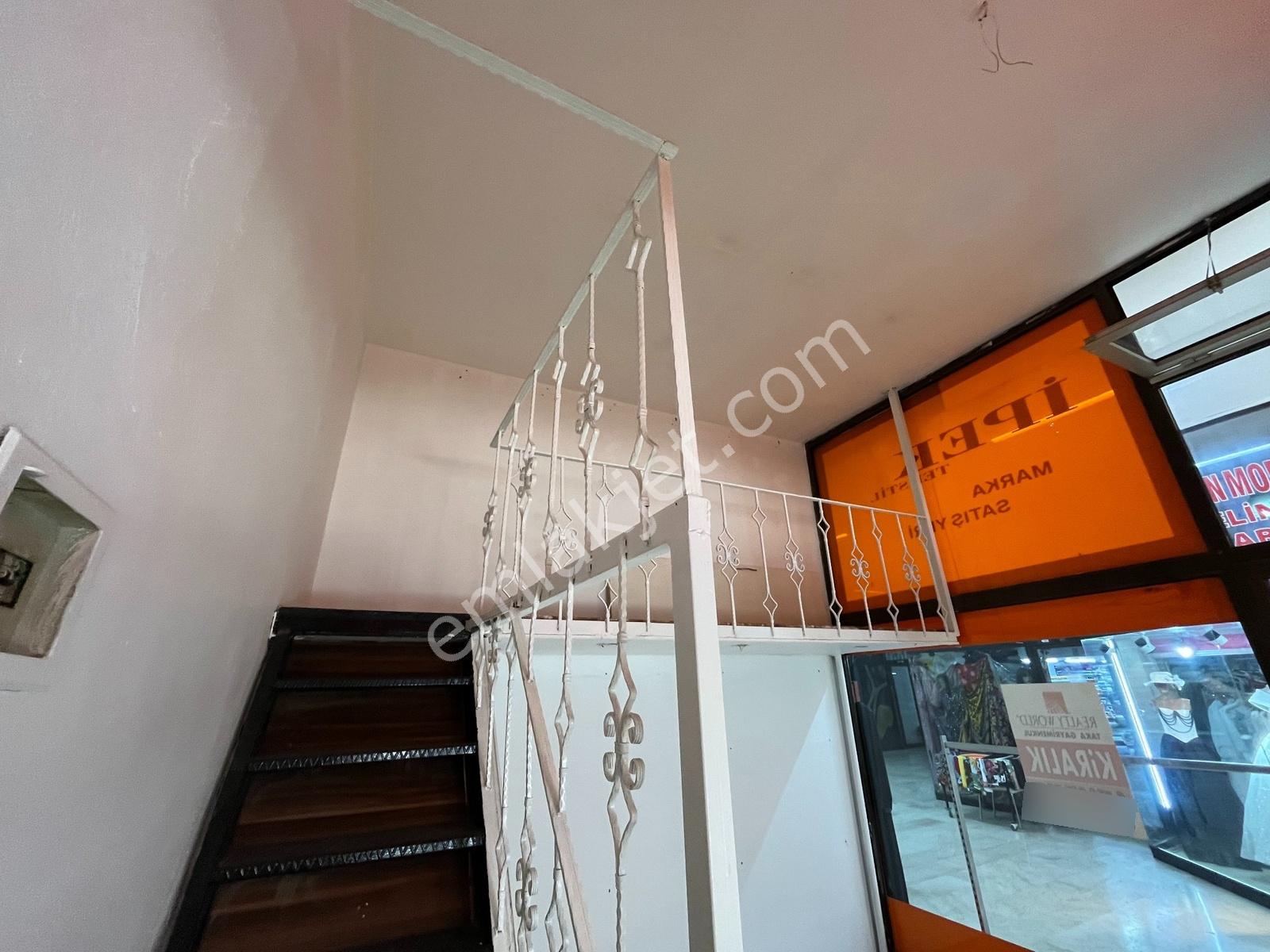 Rw Taka | De Sa Galeria İş Merkezinde Meydanda Kiralık Dükkan - Görsel 11