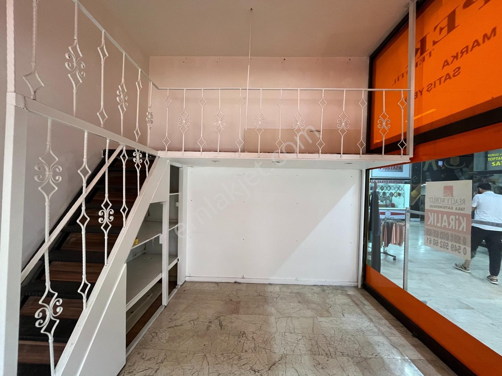 Rw Taka | De Sa Galeria İş Merkezinde Meydanda Kiralık Dükkan - Görsel 10