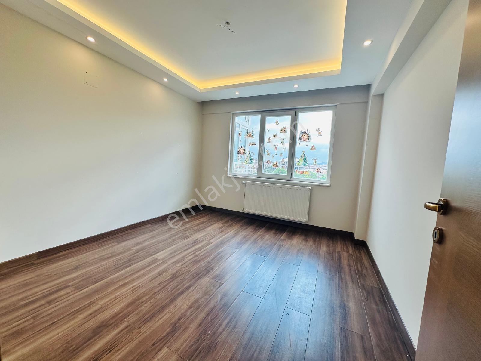 Göçmen Gayrimenkul'den Çarşı Merkezde Kiralık 3+1 Daire - Görsel 7