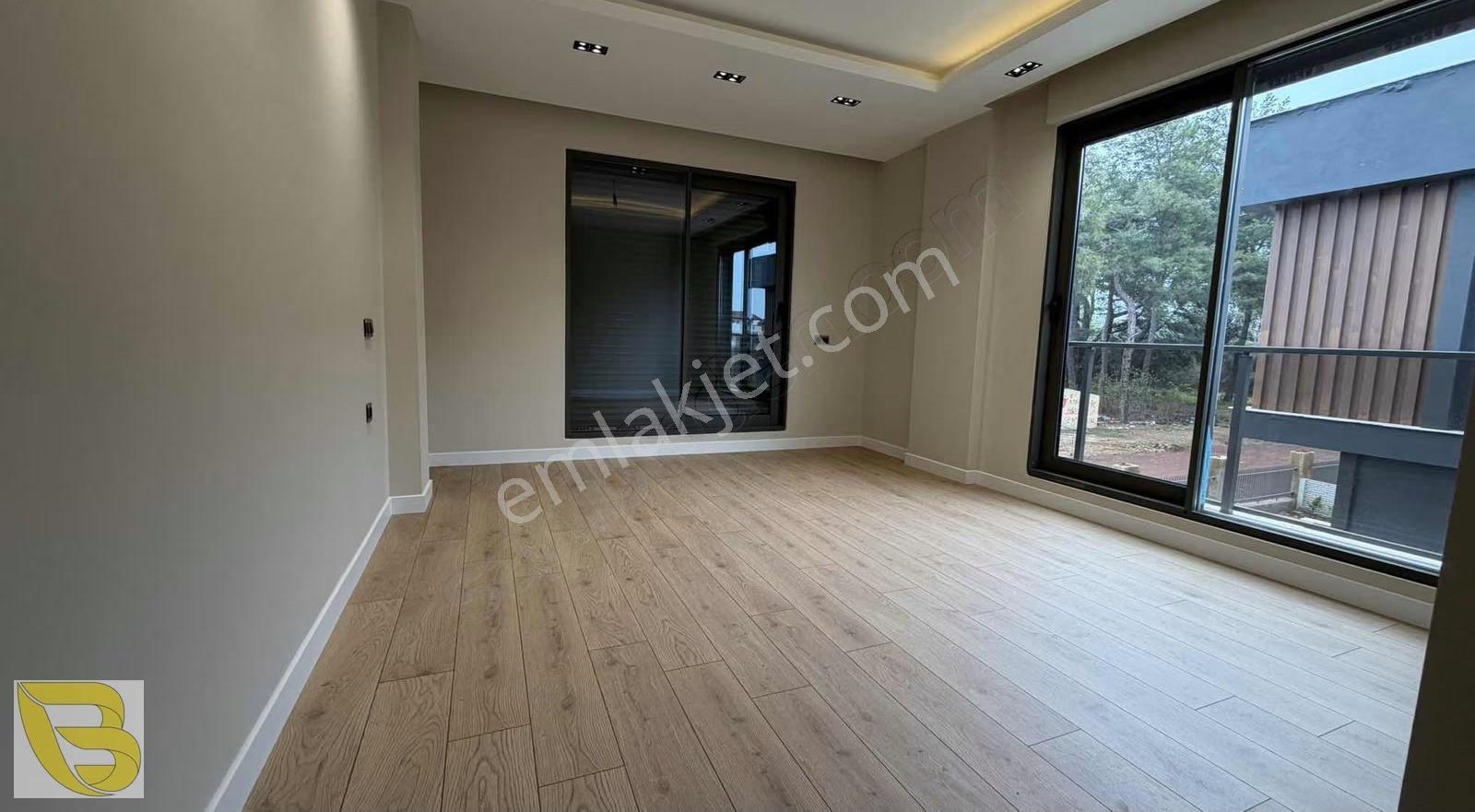 Altınkalede Site İçinde Müstakil Havuzlu Ve Bahçeli Sıfır Villa - Görsel 3