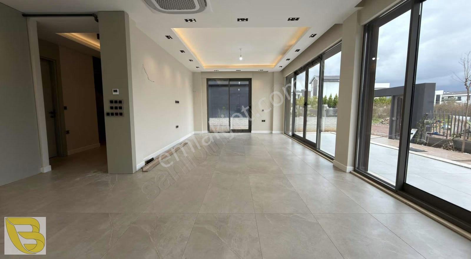 Altınkalede Site İçinde Müstakil Havuzlu Ve Bahçeli Sıfır Villa - Görsel 12