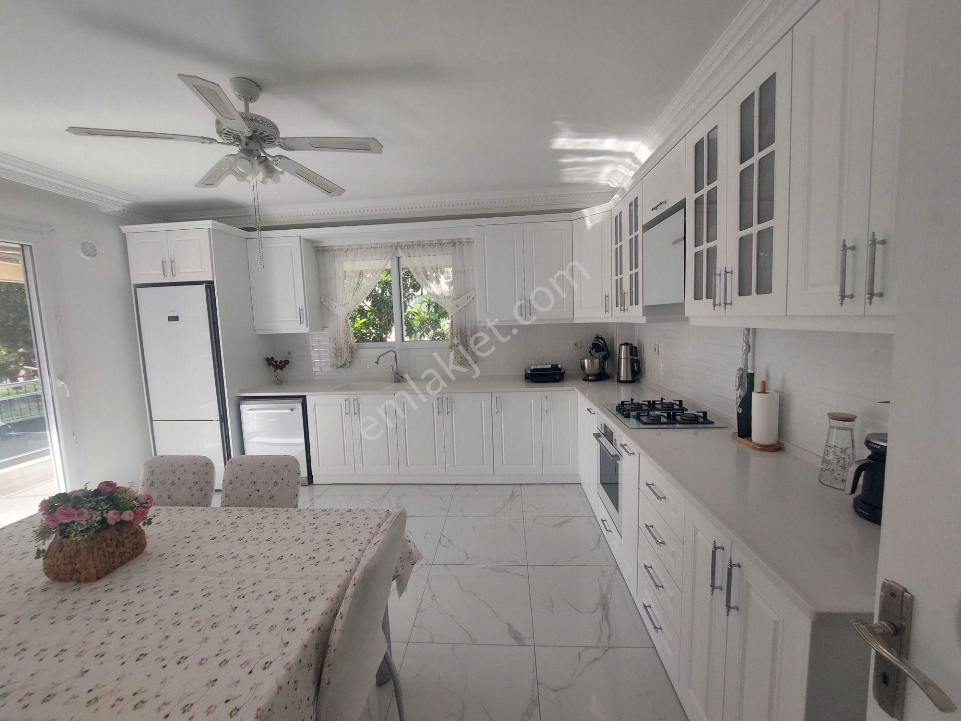 Buca Sınav Koleji Civarı Emsallerinden Geniş Lüks 200m2 4+1 - Görsel 3