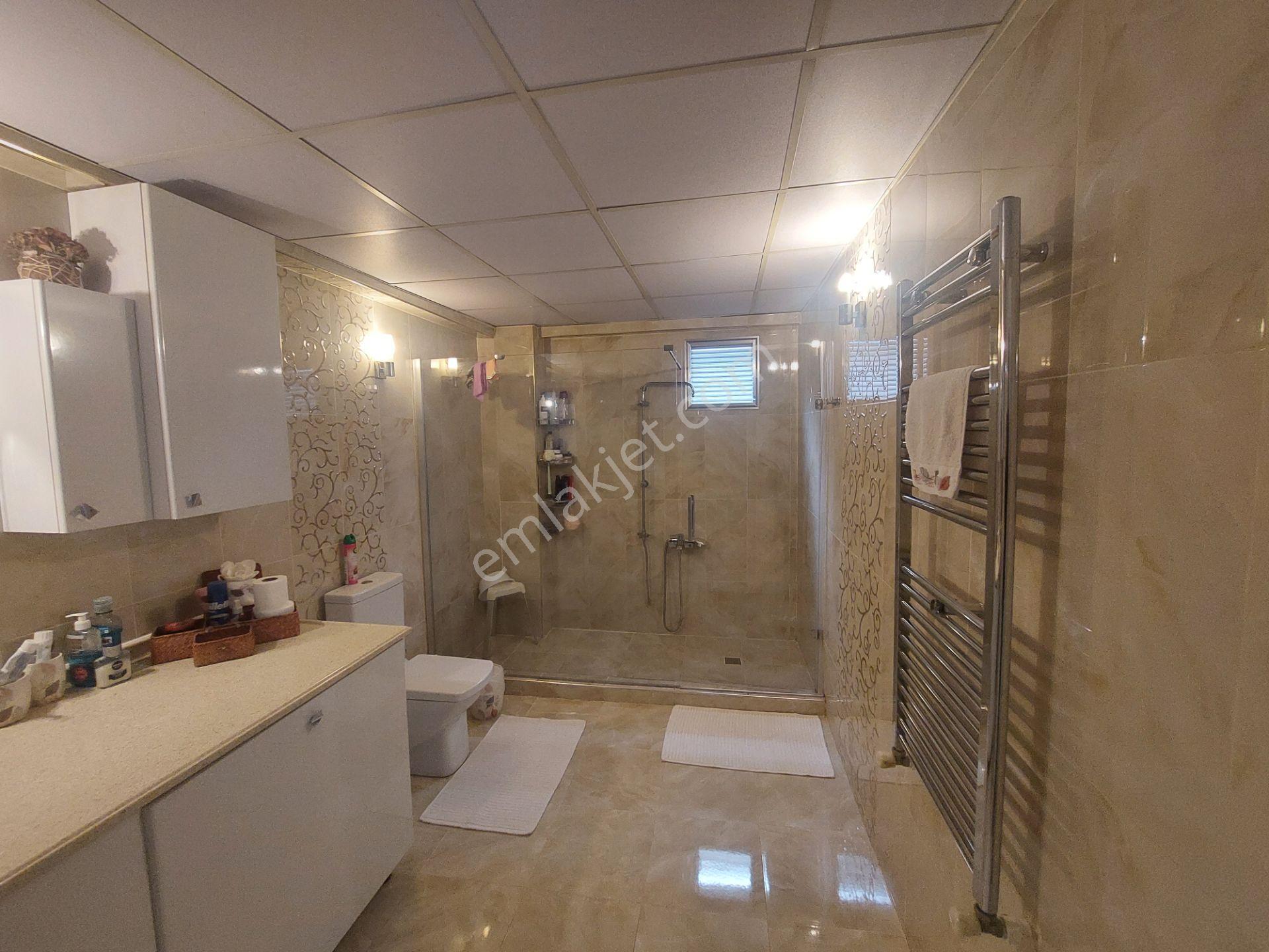 Buca Sınav Koleji Civarı Emsallerinden Geniş Lüks 200m2 4+1 - Görsel 15