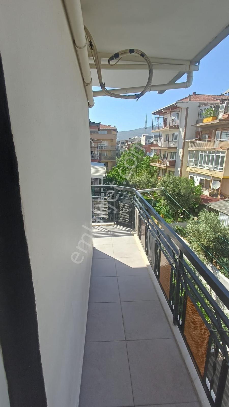 Bornova İnönü Mahallesinde İçi Yapılı 2+1 Kiralık Daire - Görsel 20