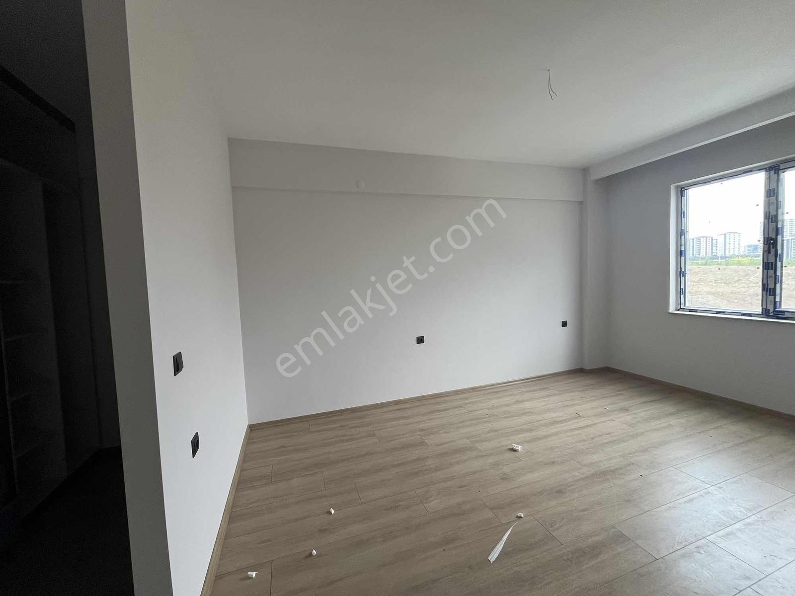 Susuz Oturum Başladı Satılık Site İçerisinde Geniş 4+1 Acil - Görsel 2