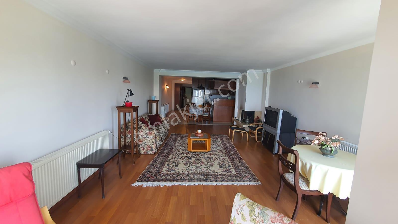 Kuşadası Merkez'de Dublex Kiralık Yalı Dairesi - Görsel 2