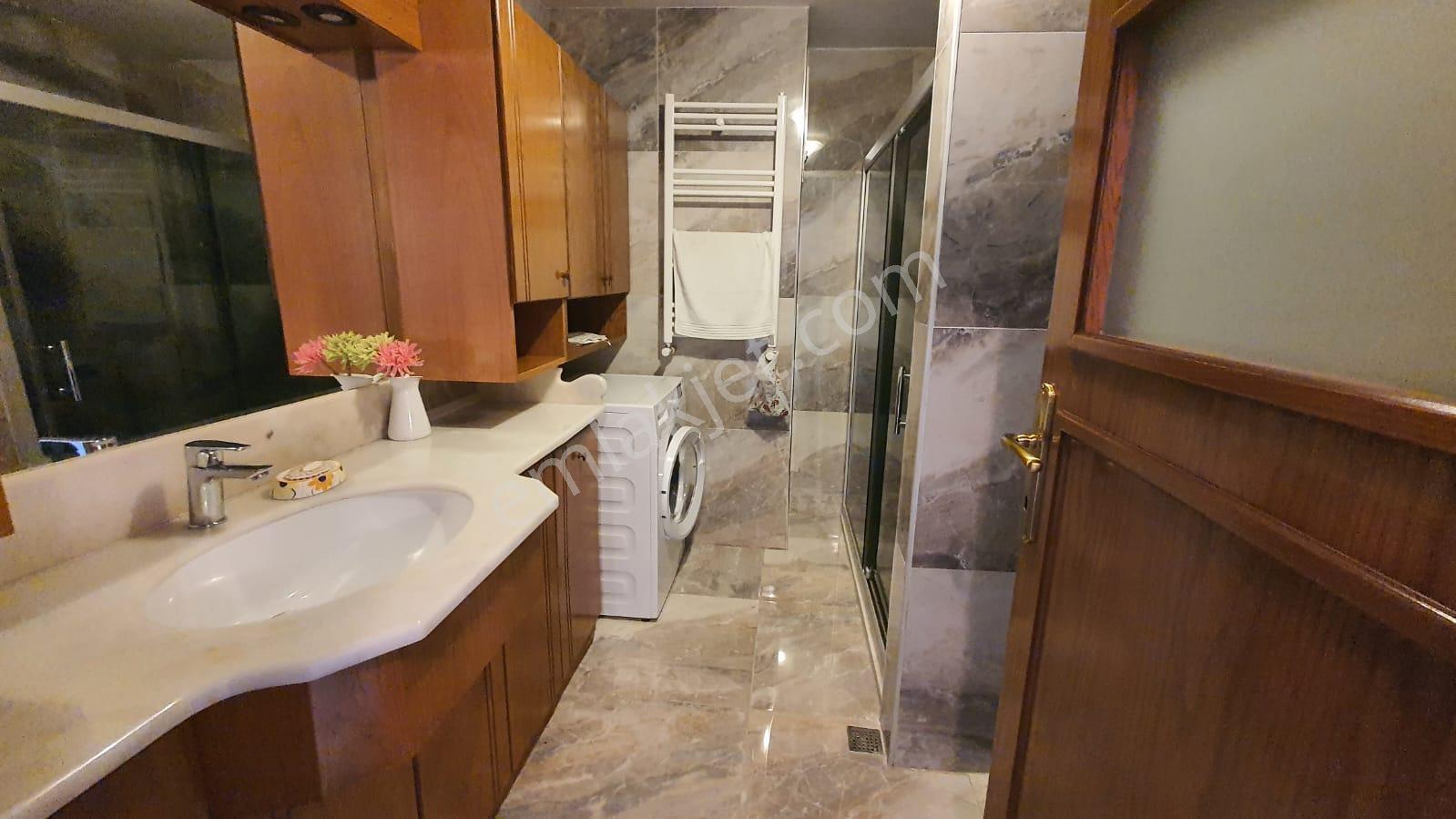 Kuşadası Merkez'de Dublex Kiralık Yalı Dairesi - Görsel 18