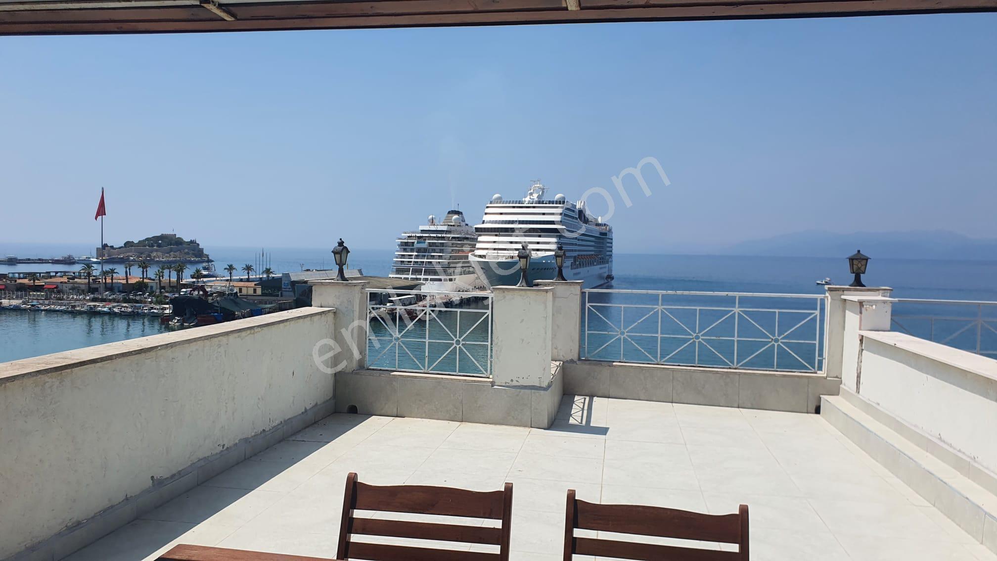 Kuşadası Merkez'de Dublex Kiralık Yalı Dairesi - Görsel 30