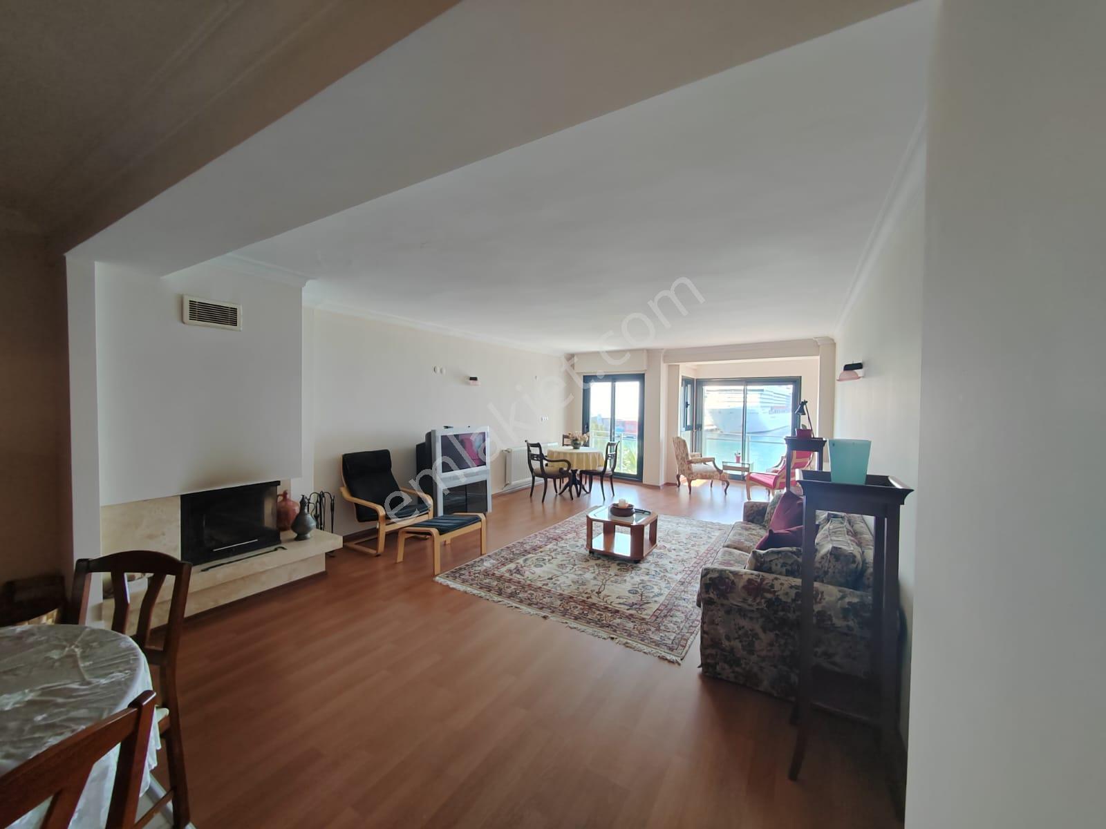 Kuşadası Merkez'de Dublex Kiralık Yalı Dairesi - Görsel 6