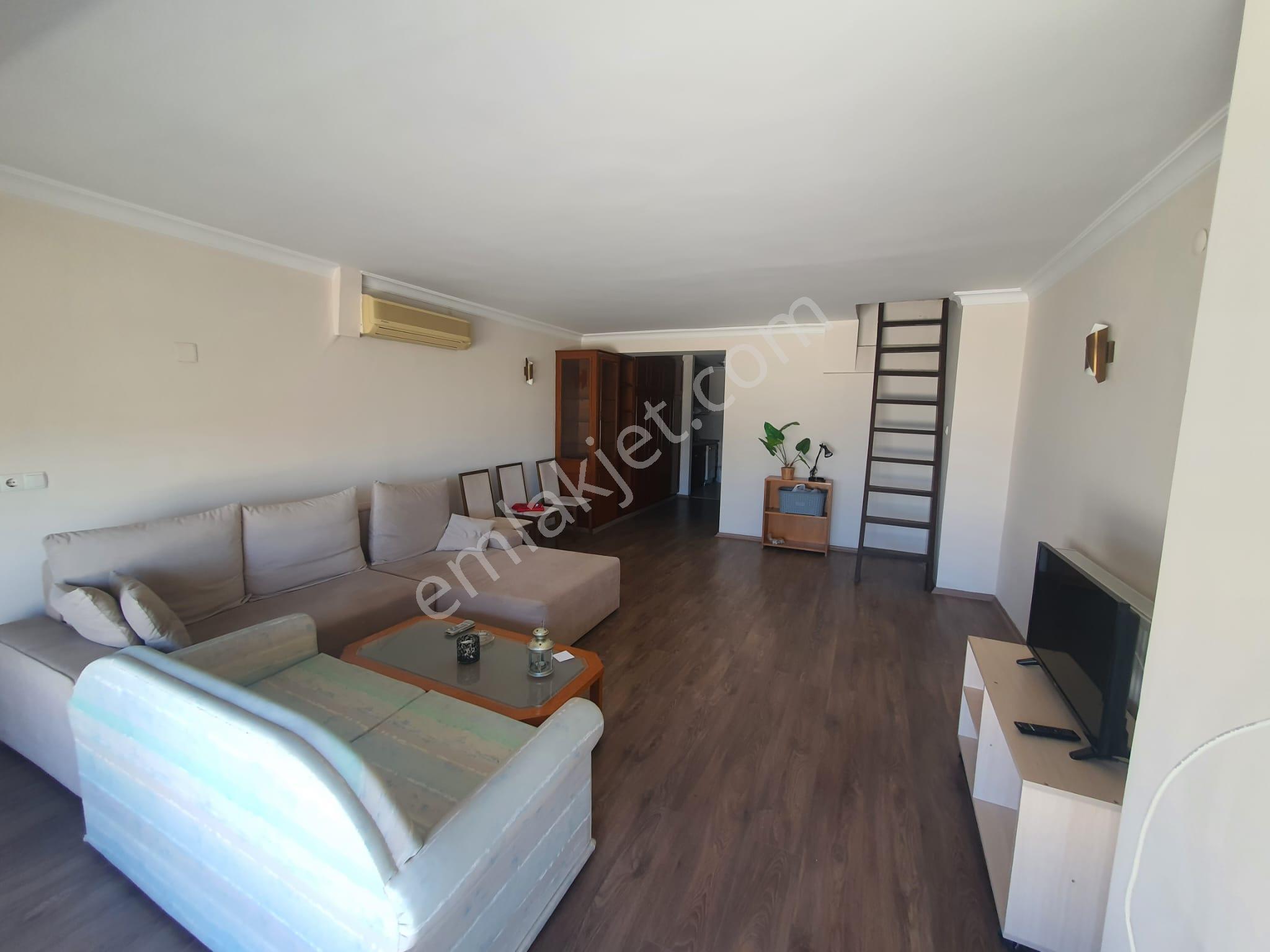 Kuşadası Merkez'de Dublex Kiralık Yalı Dairesi - Görsel 23