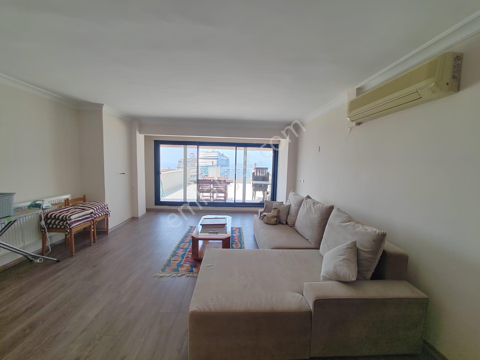 Kuşadası Merkez'de Dublex Kiralık Yalı Dairesi - Görsel 22