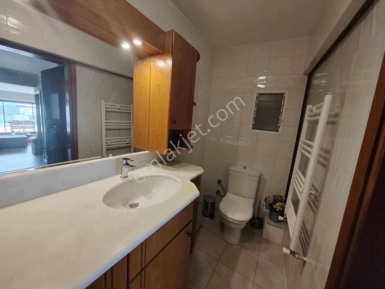 Kuşadası Merkez'de Dublex Kiralık Yalı Dairesi - Görsel 13