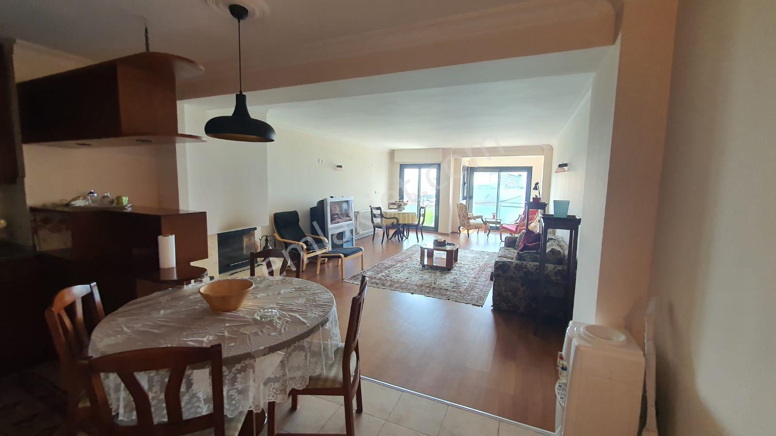 Kuşadası Merkez'de Dublex Kiralık Yalı Dairesi - Görsel 5