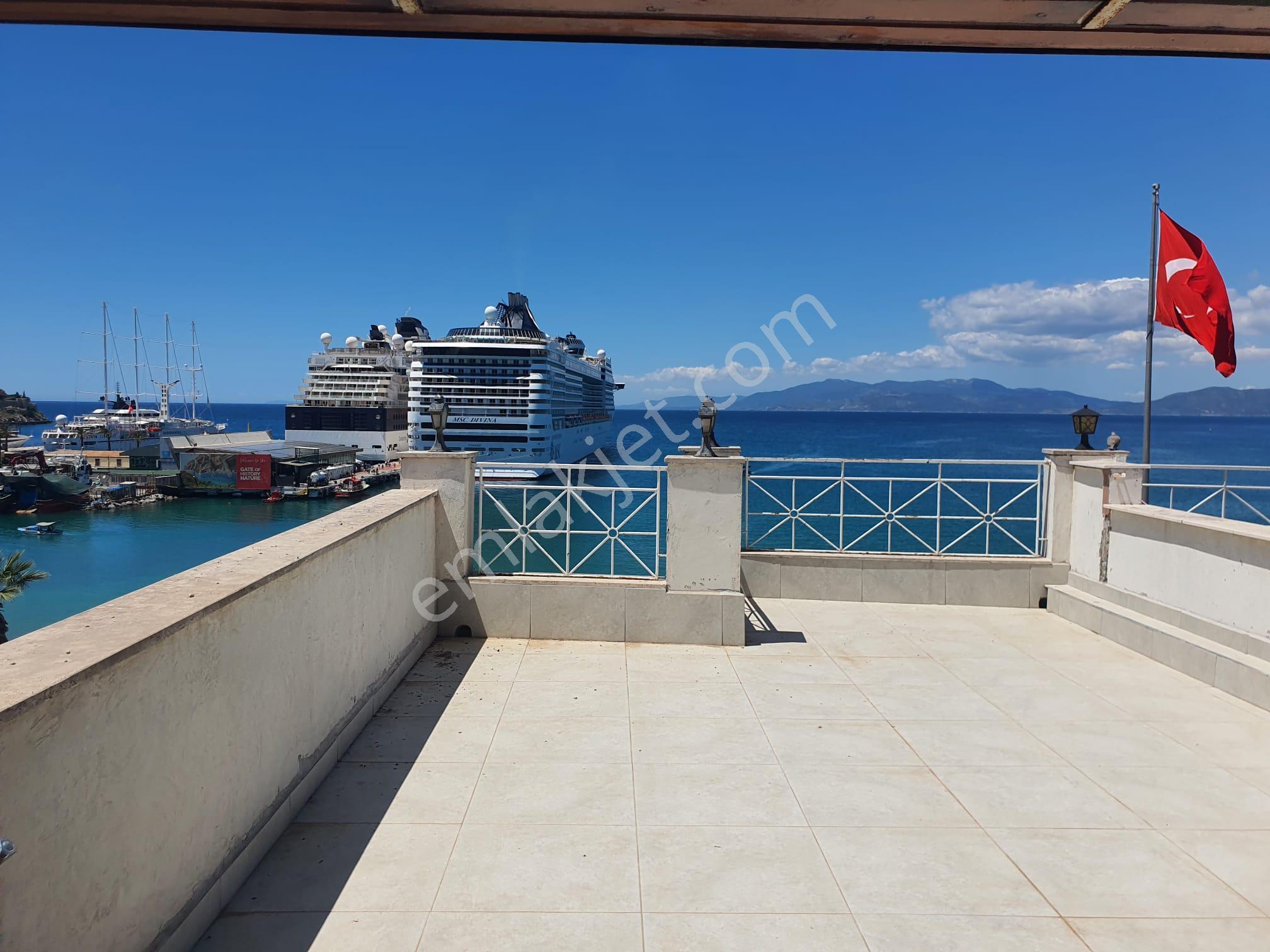Kuşadası Merkez'de Dublex Kiralık Yalı Dairesi - Görsel 31