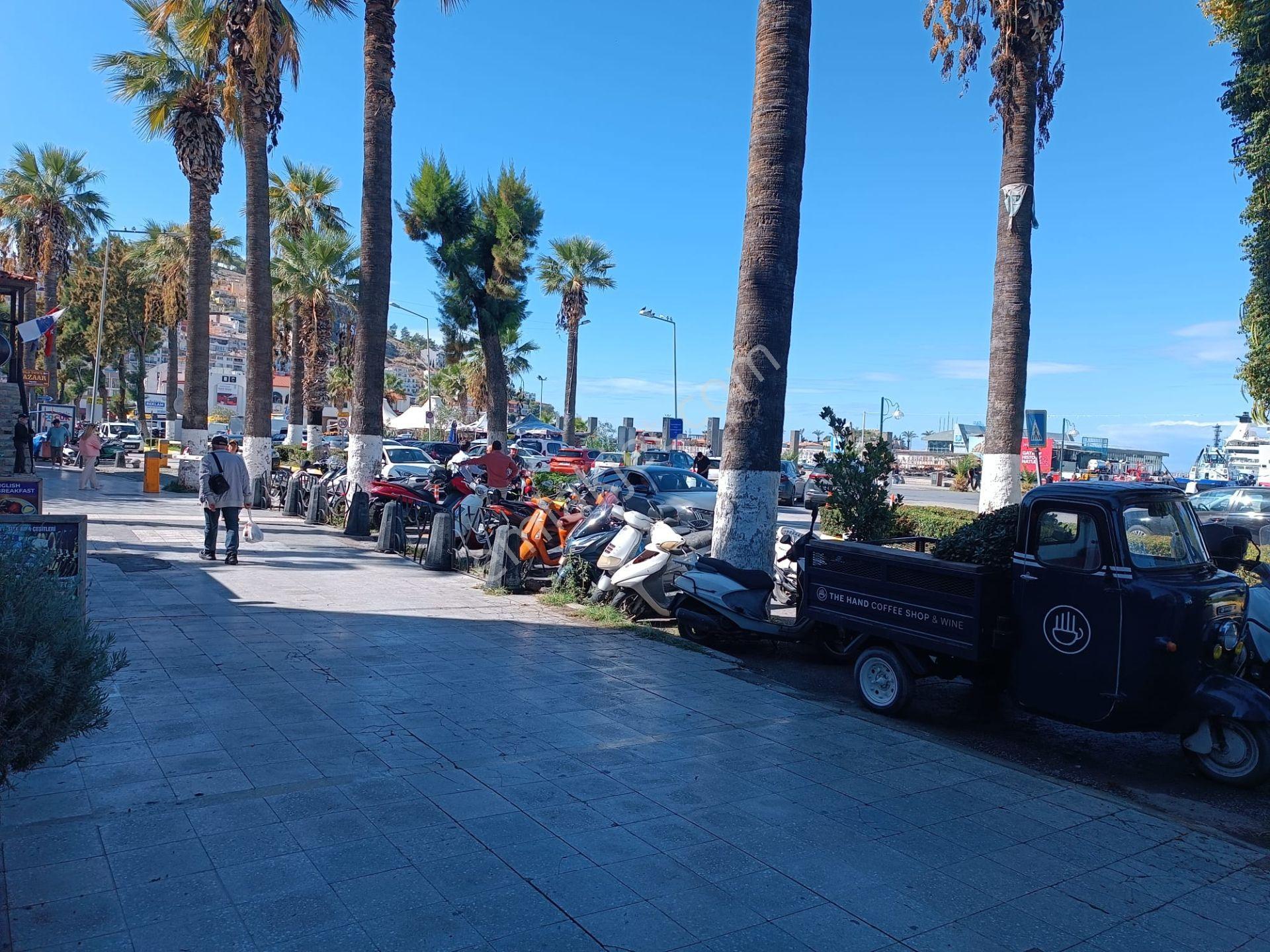 Kuşadası Merkez'de Dublex Kiralık Yalı Dairesi - Görsel 35