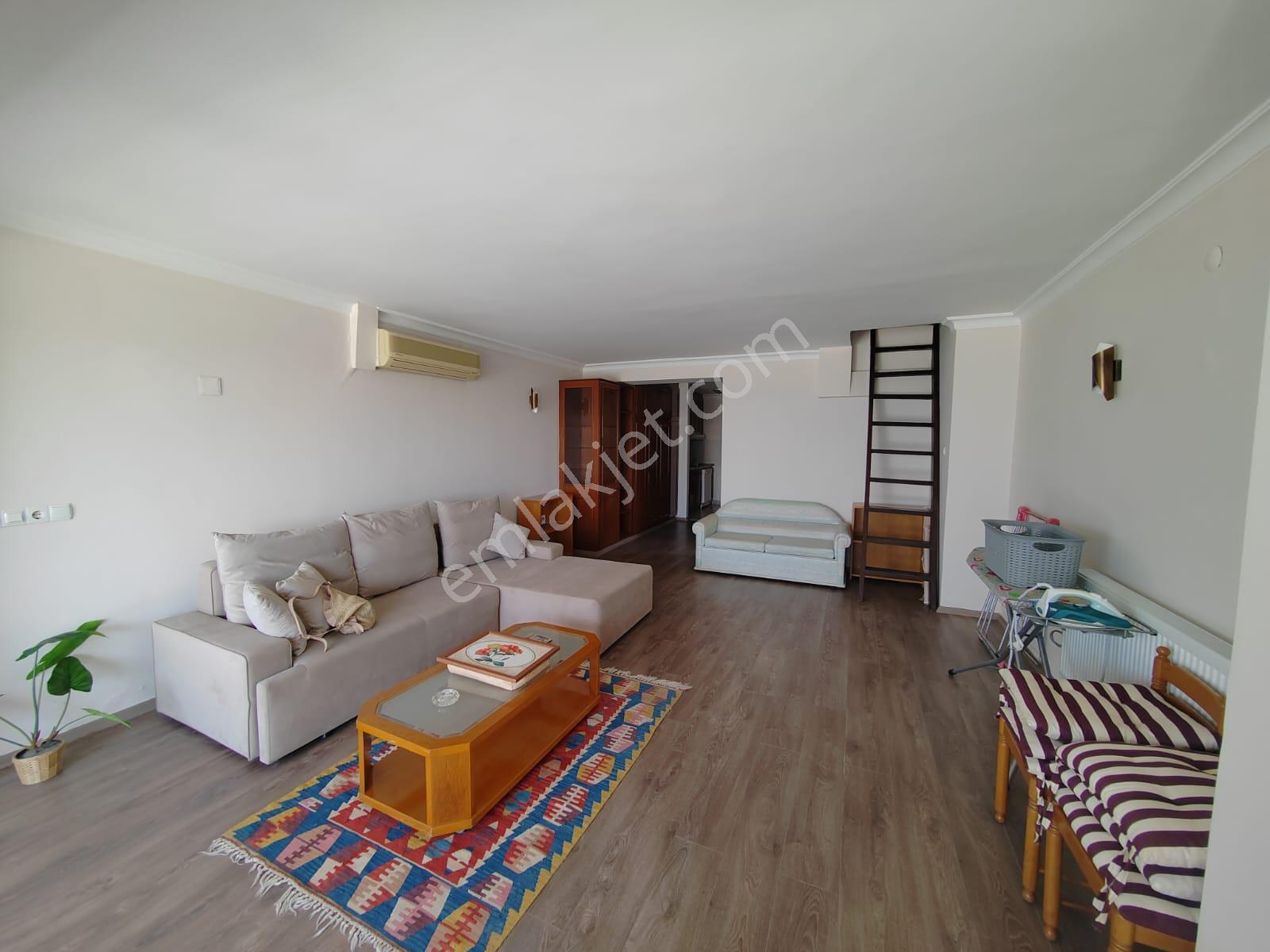Kuşadası Merkez'de Dublex Kiralık Yalı Dairesi - Görsel 24