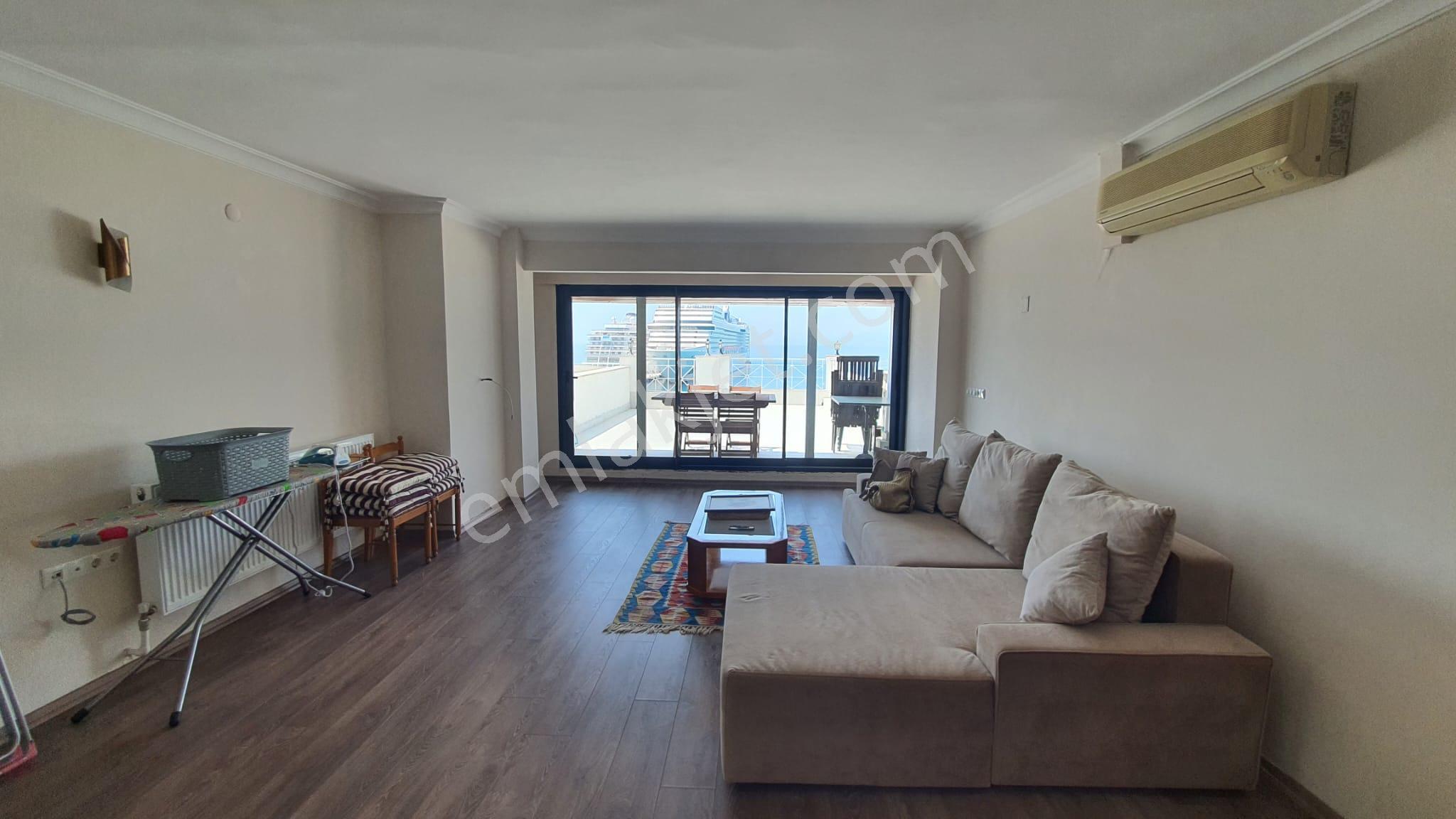 Kuşadası Merkez'de Dublex Kiralık Yalı Dairesi - Görsel 21