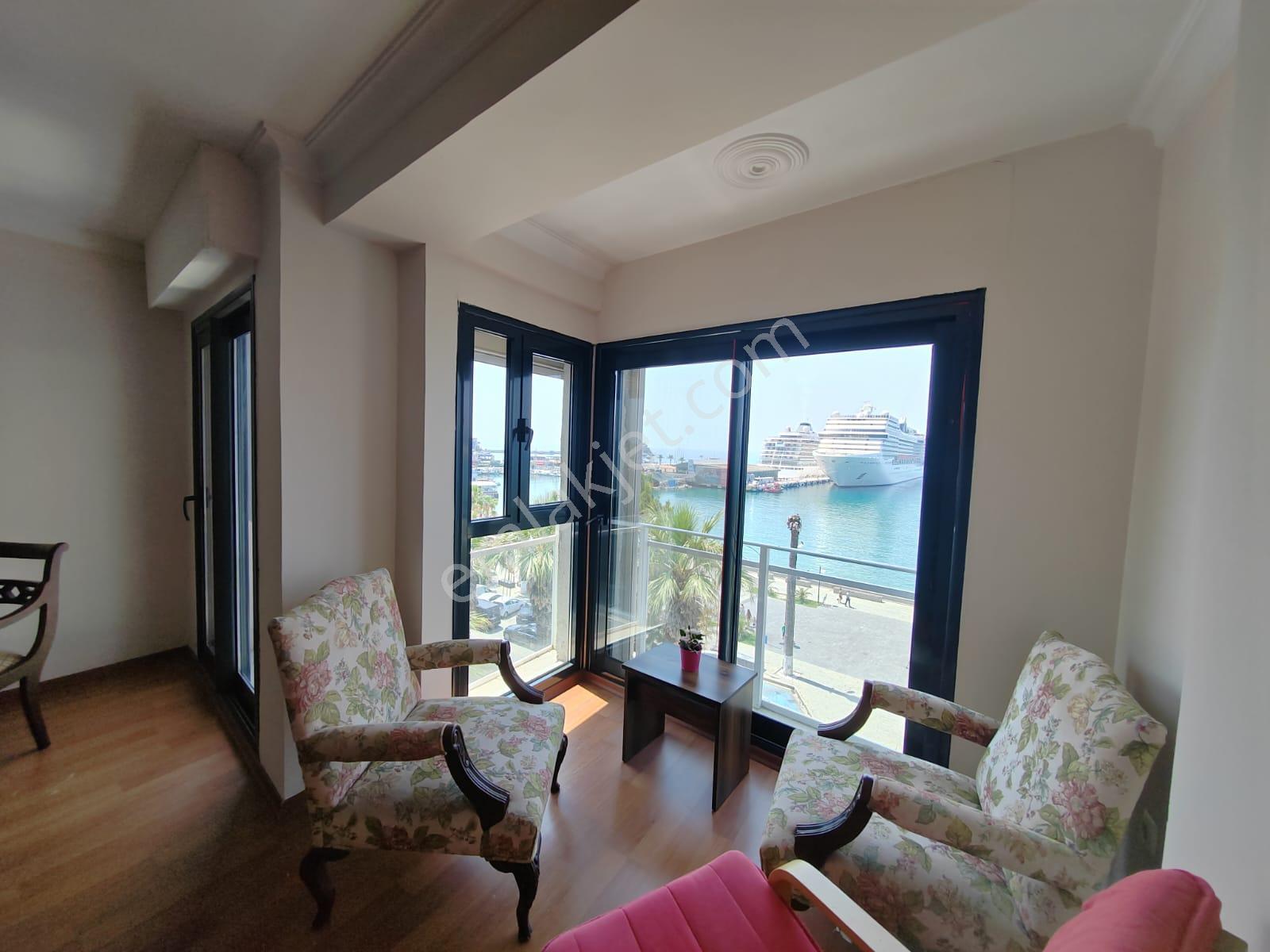 Kuşadası Merkez'de Dublex Kiralık Yalı Dairesi - Görsel 11