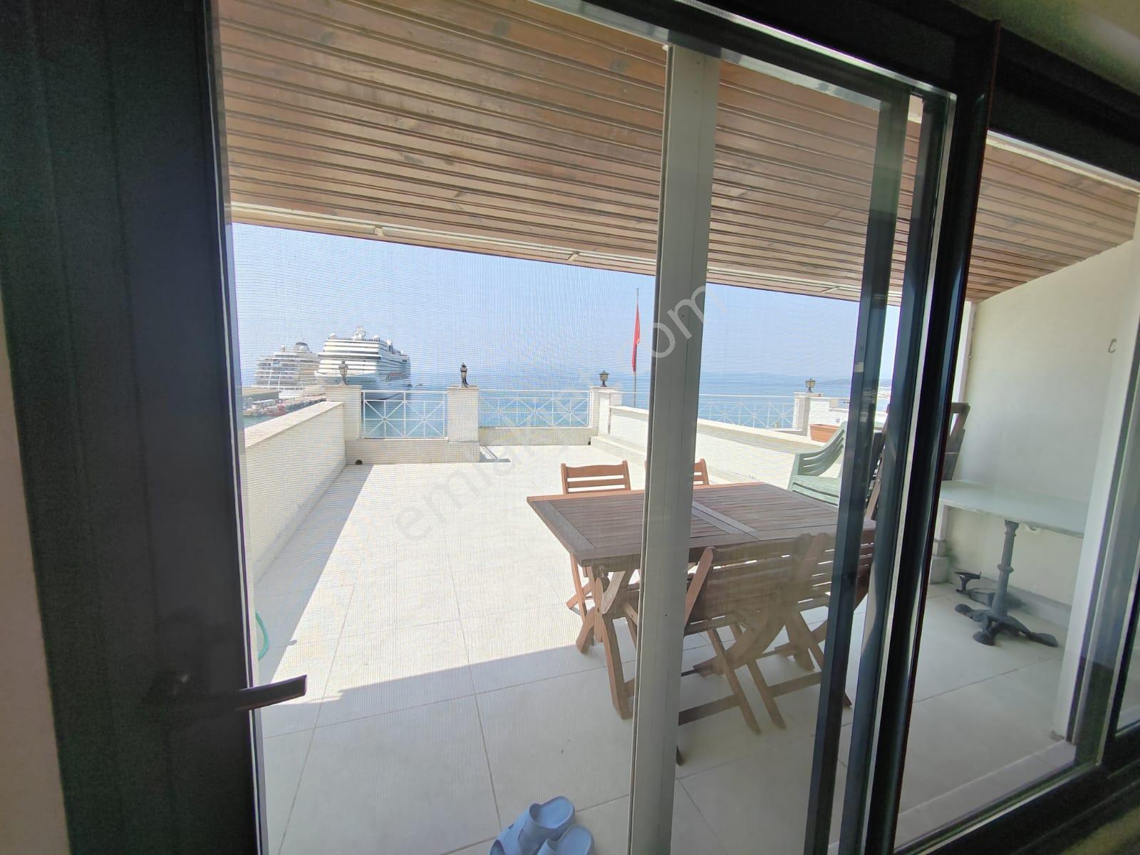 Kuşadası Merkez'de Dublex Kiralık Yalı Dairesi - Görsel 28