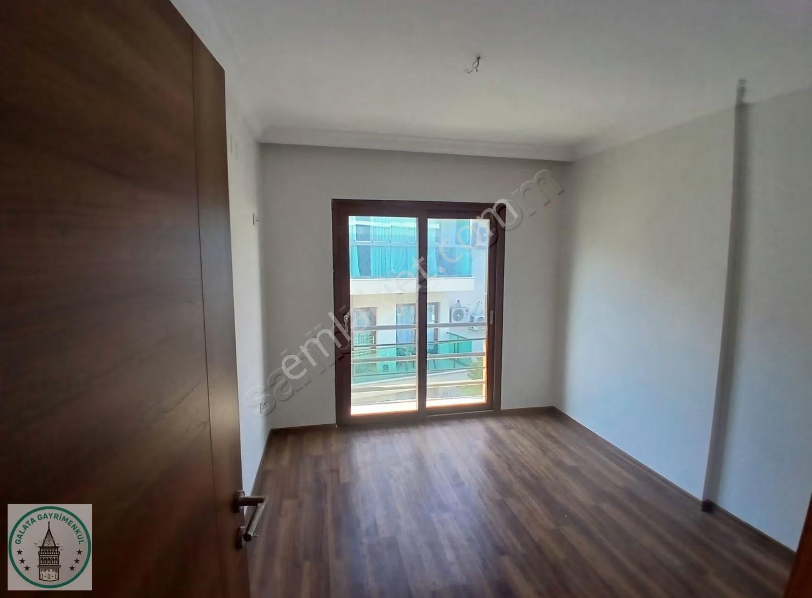 Galata' Dan Söke Yenikent Te Lüx Site İçersinde Açık Mutfak 3+1 - Görsel 8