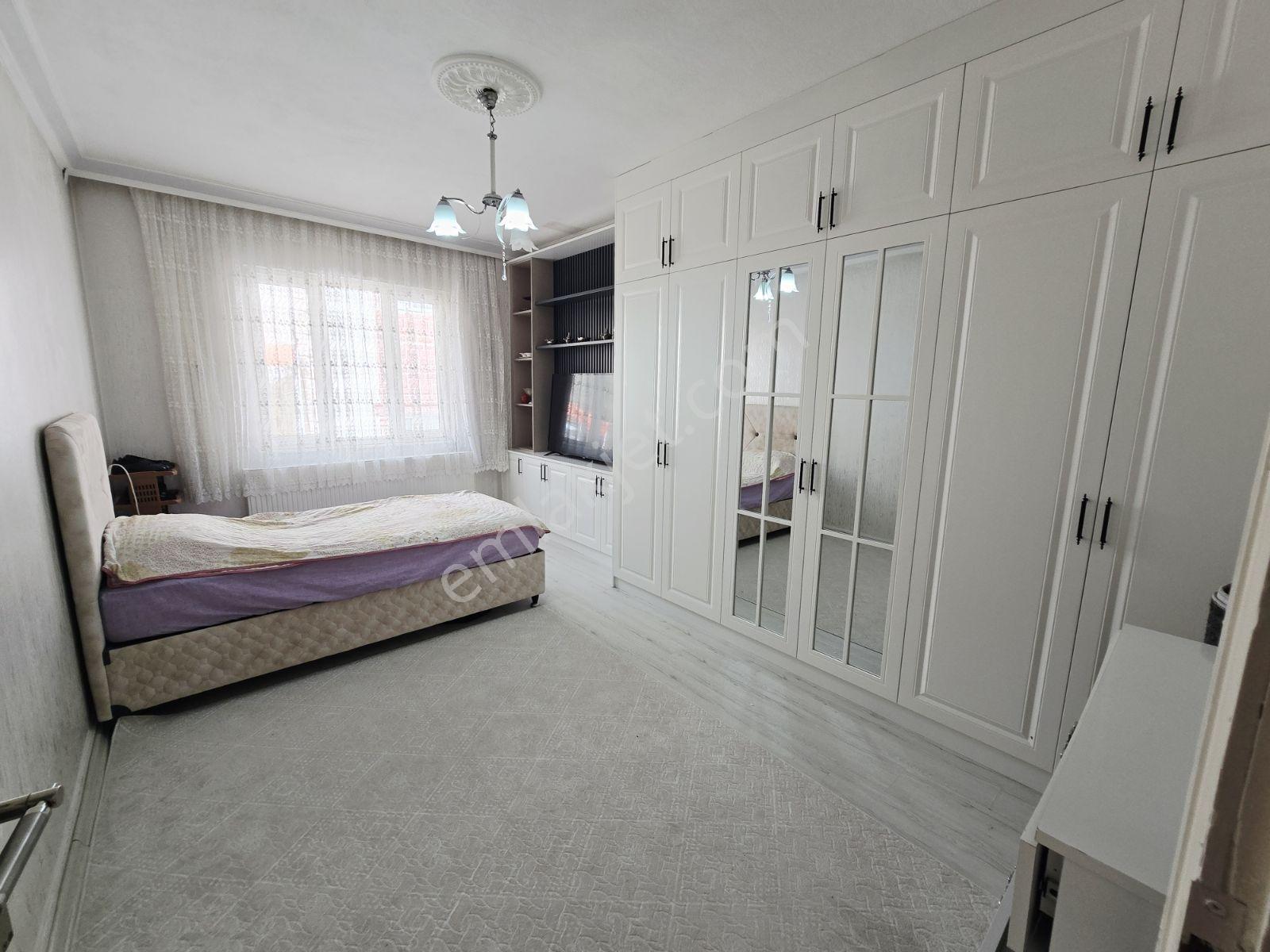 Aktif'ten Yeşilevler'de Daire Takaslı 3 Katlı Müstakıl Satılık - Görsel 4