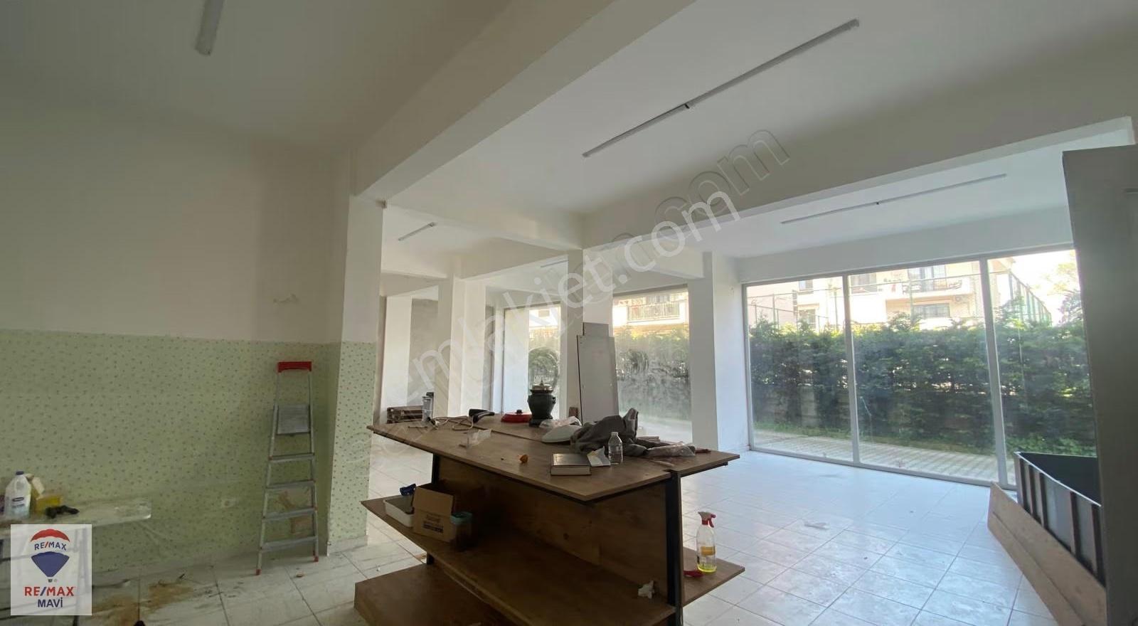 Serdivan Yazlıkta En İşlek Caddede Kiralık 550 M2 Köşe Dükkan - Görsel 3