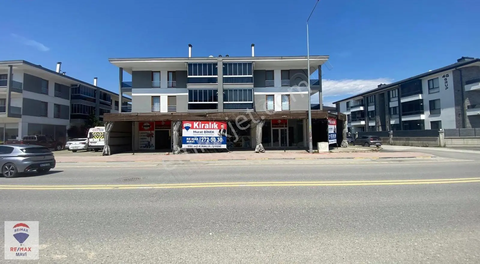 Serdivan Yazlıkta En İşlek Caddede Kiralık 550 M2 Köşe Dükkan