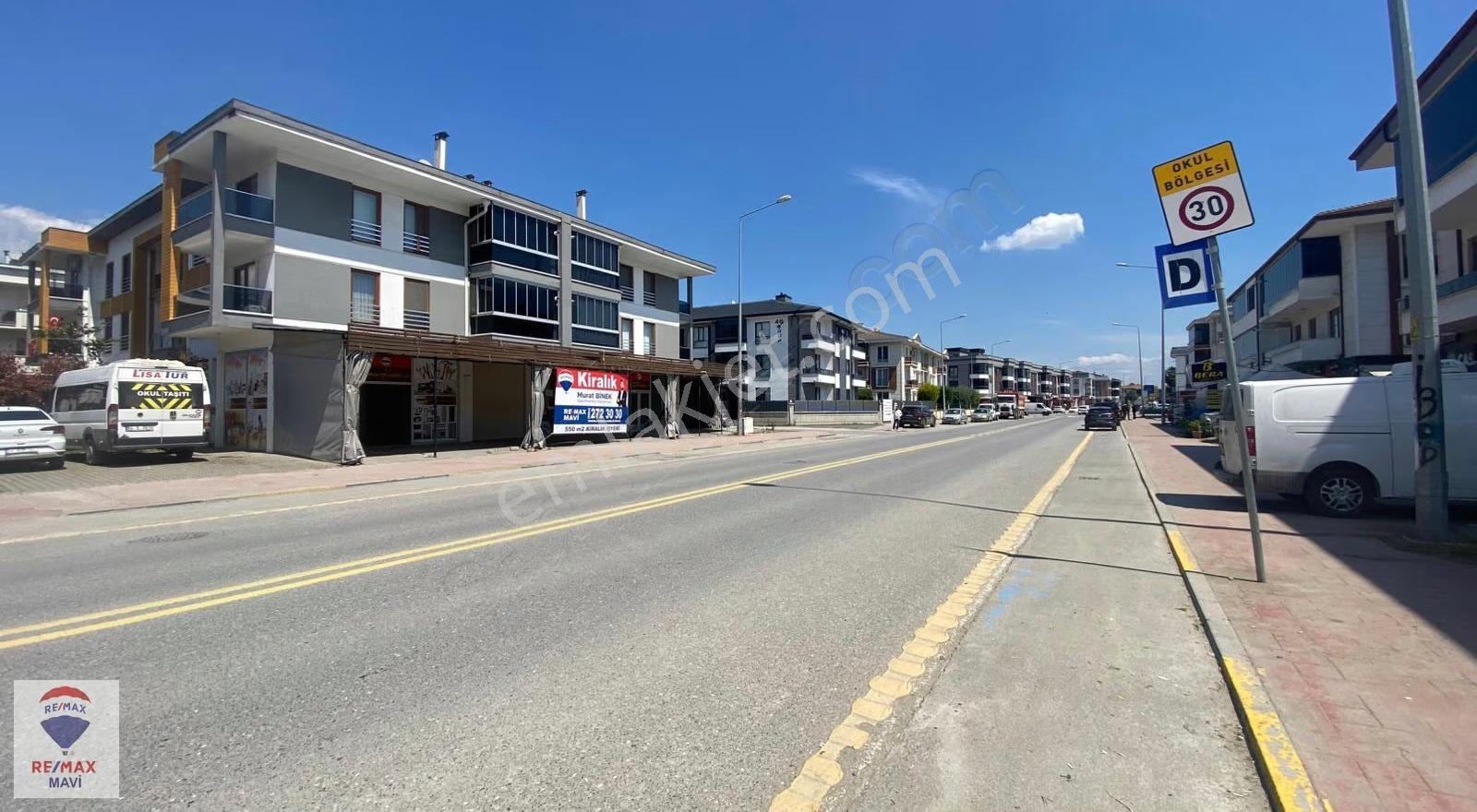 Serdivan Yazlıkta En İşlek Caddede Kiralık 550 M2 Köşe Dükkan - Görsel 22