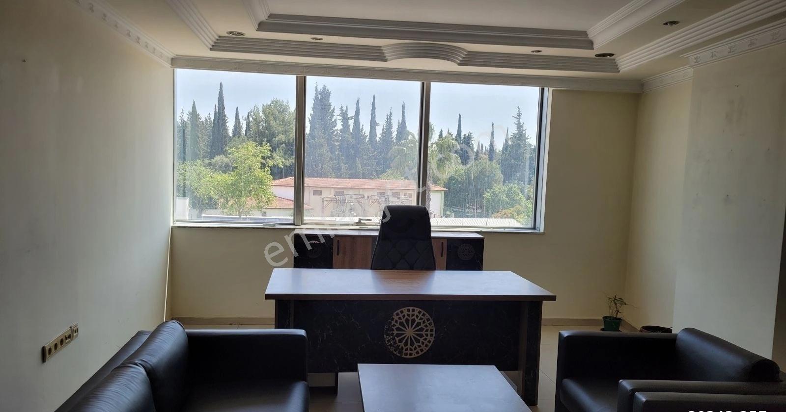 Cadde Üzeri Plazada Kiralık 2+1 Ofis