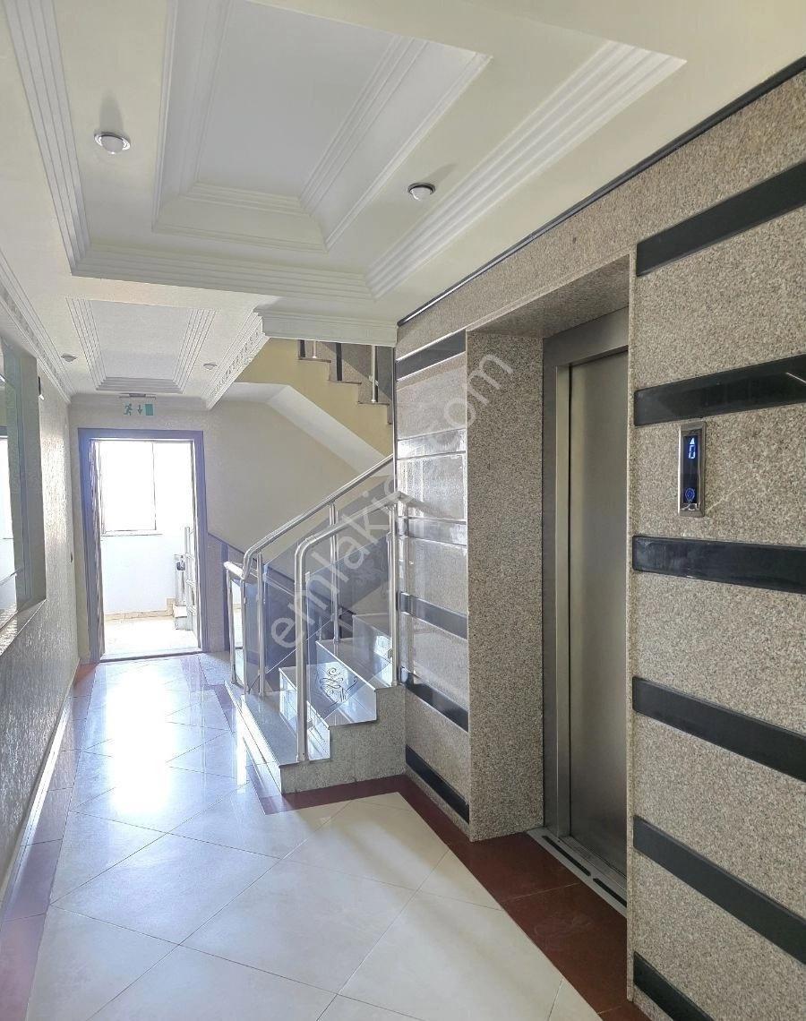 Cadde Üzeri Plazada Kiralık 2+1 Ofis - Görsel 3