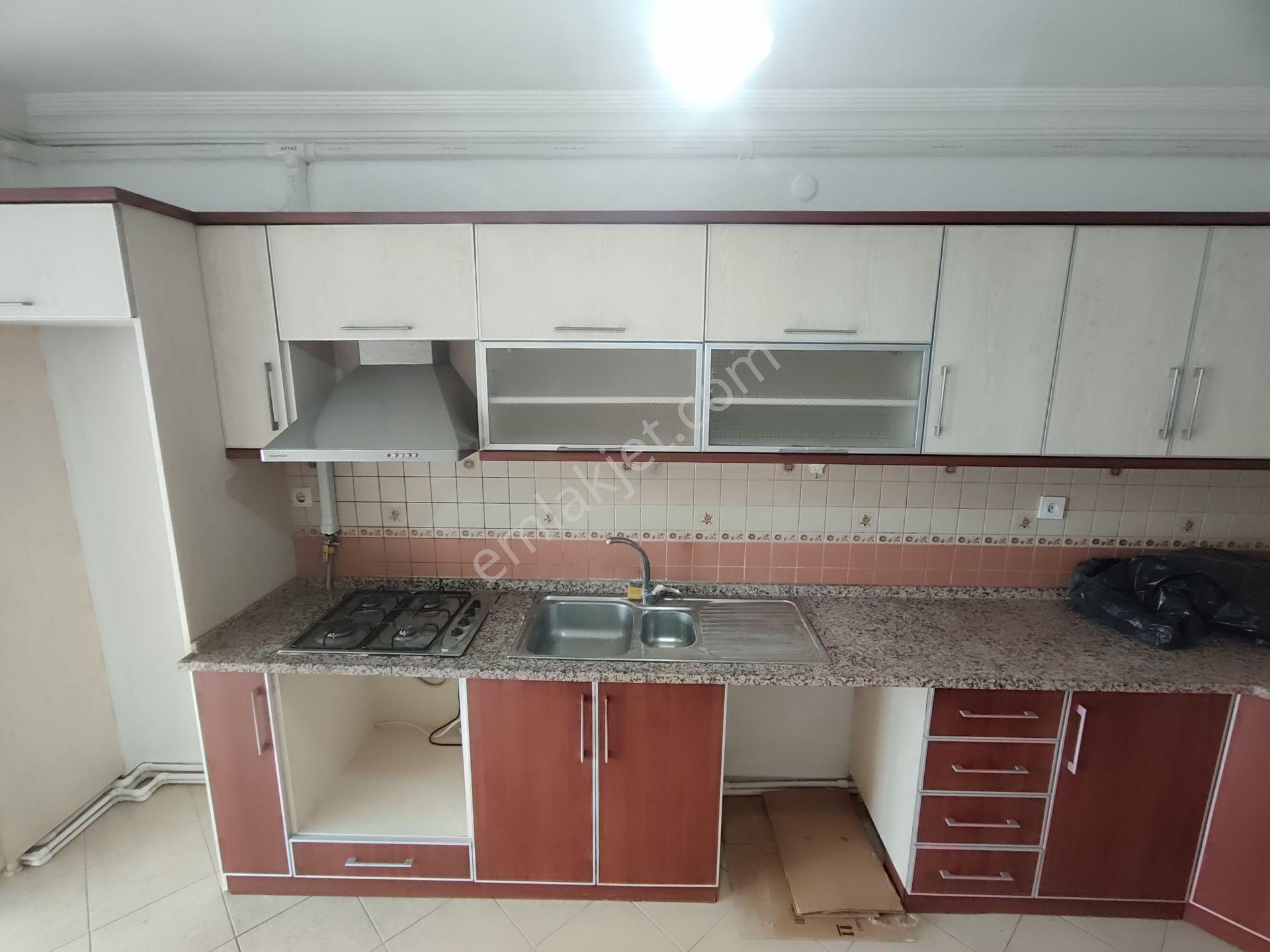 Kardeşten Edremit Merkezde Otogara Yakın Doğalgazlı Asansörlü Ayrı Mutfaklı Geniş 3+1 Daire - Görsel 4