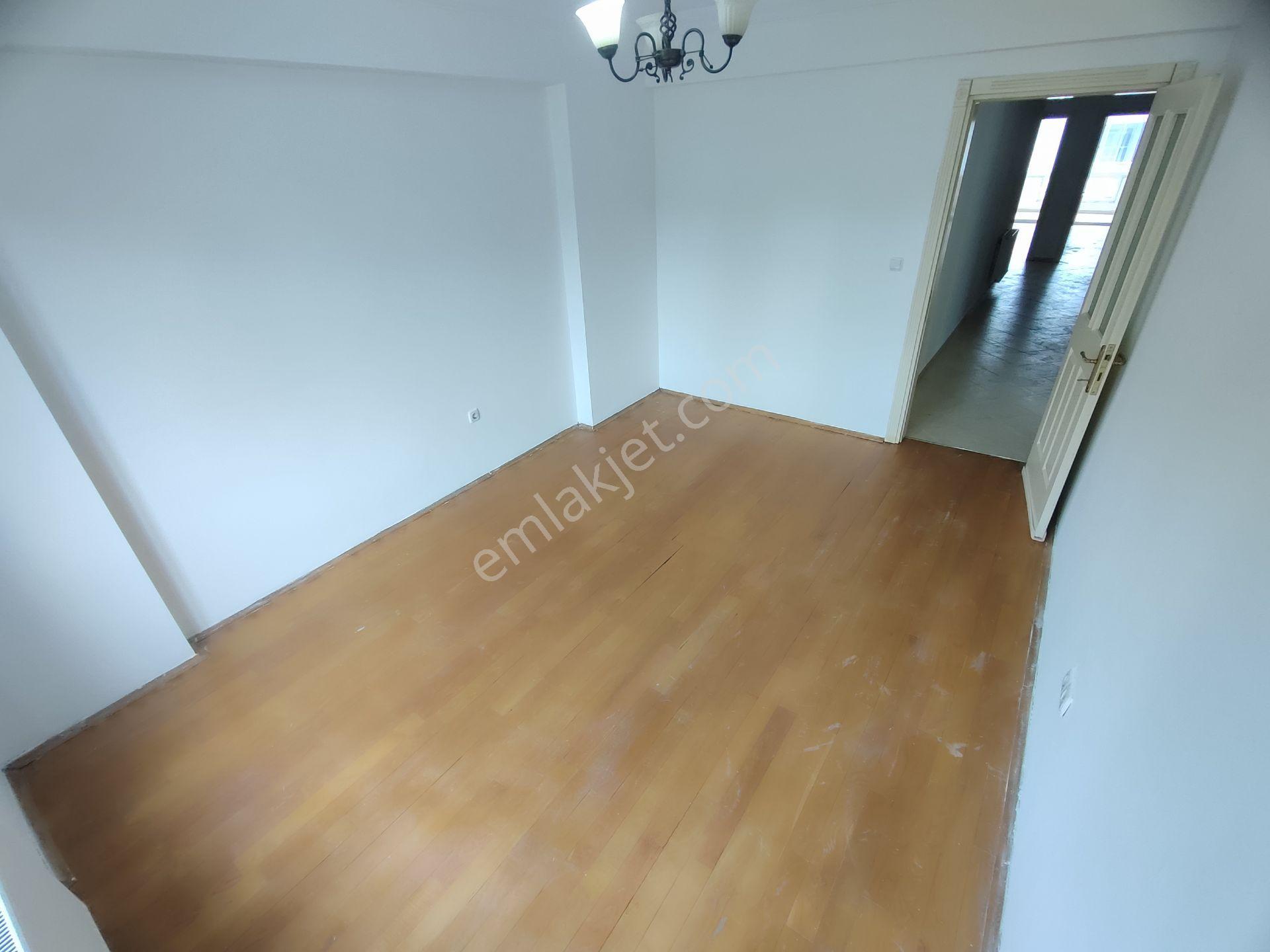 Kardeşten Edremit Merkezde Otogara Yakın Doğalgazlı Asansörlü Ayrı Mutfaklı Geniş 3+1 Daire - Görsel 15