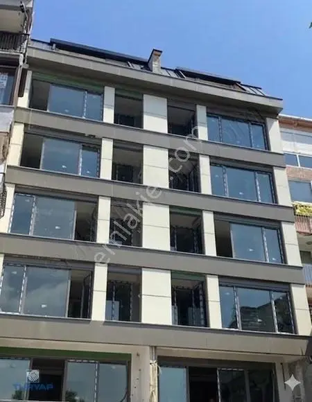 Turyap'tan Üsküdar 'da Deniz Manzaralı Sıfır 4+2 Bahçe Dubleks