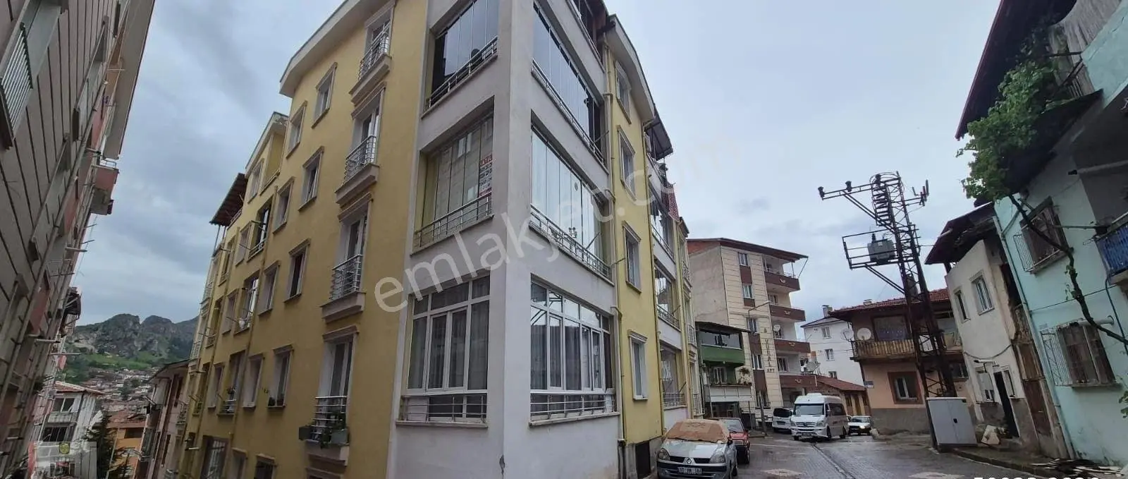 Gülbaharhatun İlkokuluna Yakın Konumda Satılık 3+1 Daire