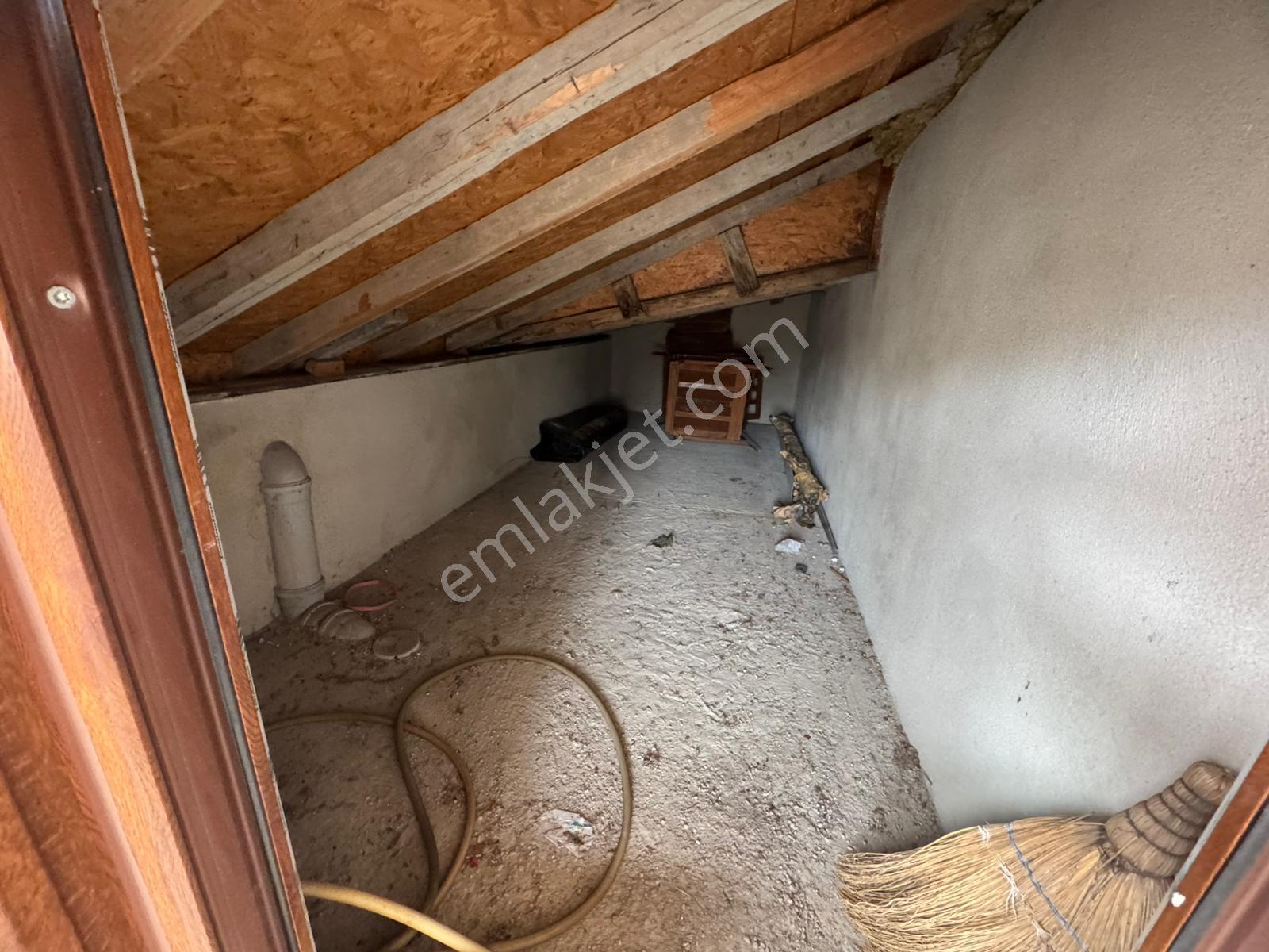 Tuğra'dan Bağlarbaşı Mahallesinde Satılık İskanlı Dublex Daire - Görsel 19