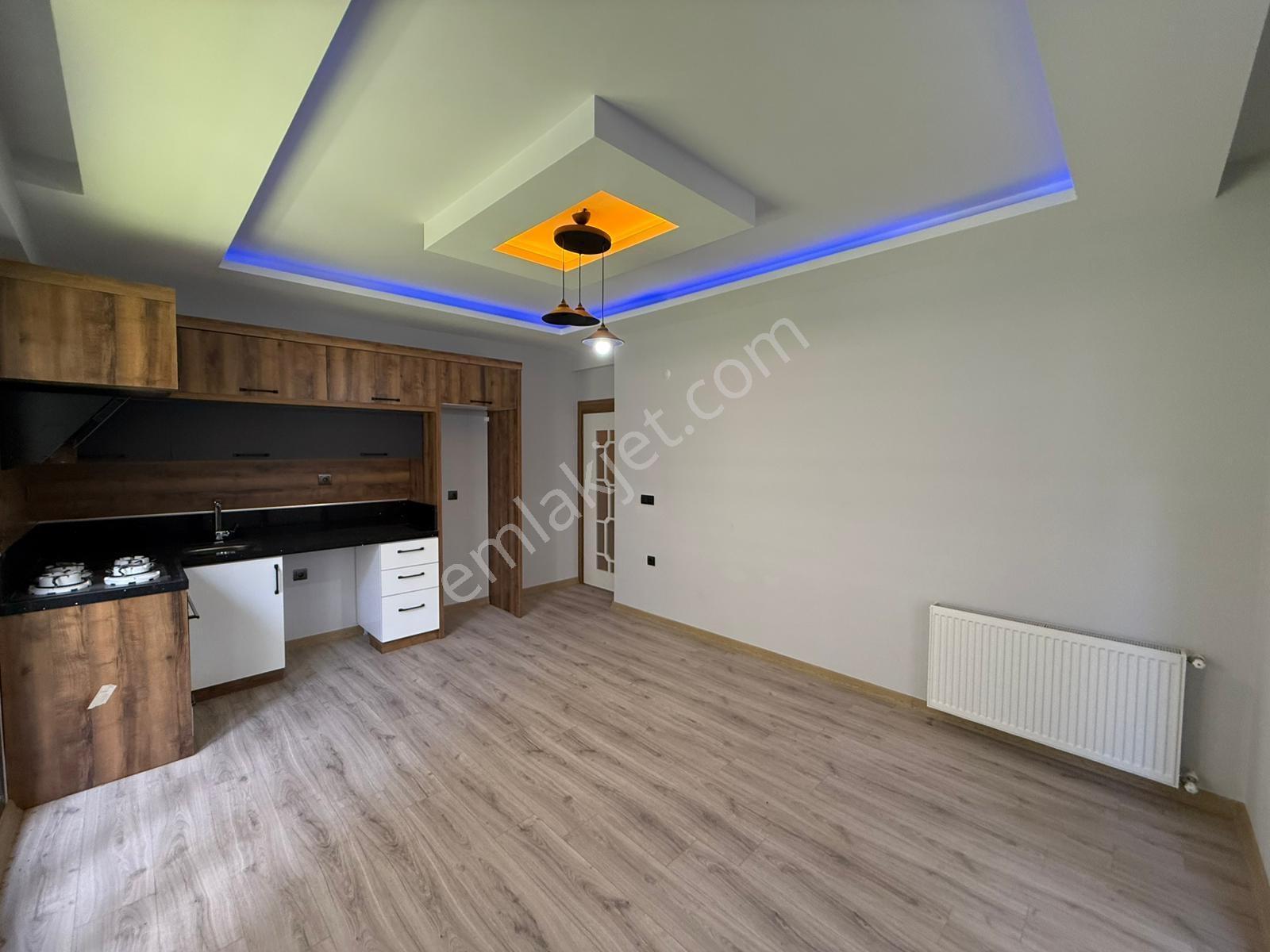 Kumsaldan Altınkumda Müstakil Tadında Cam Balkonlu_2+1_lüx Daire - Görsel 2
