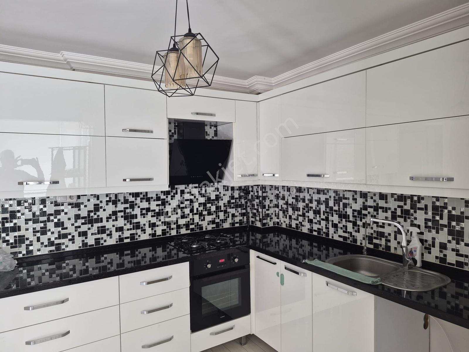 Manisa Şehzadeler Satılık Erler Cad. 3+1 Ful Lüks Ara Kat Daire