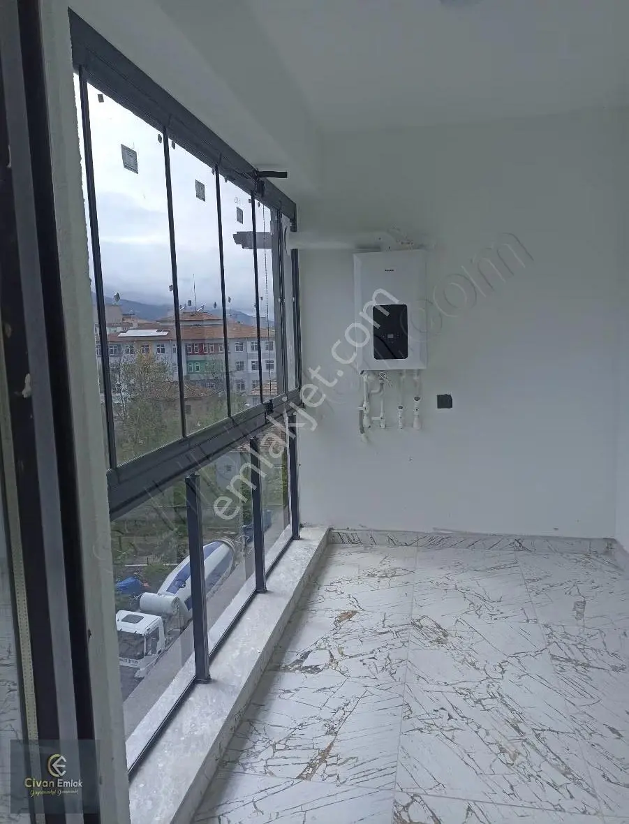 Civan Emlaktan Yakalent Merkezde Kiralık Daire - Görsel 4