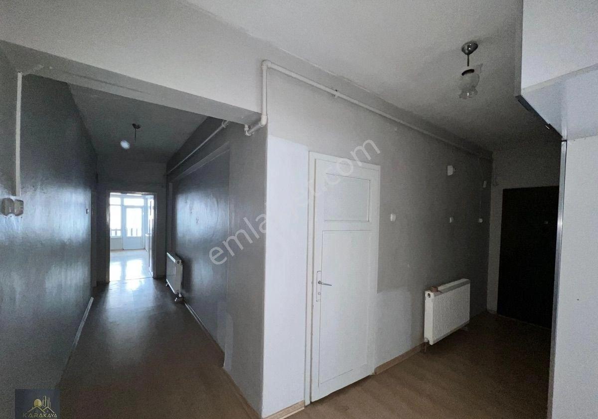Karakaya Gayrimenkulden Çarşıda Kiralık 3+1 Daire - Görsel 12