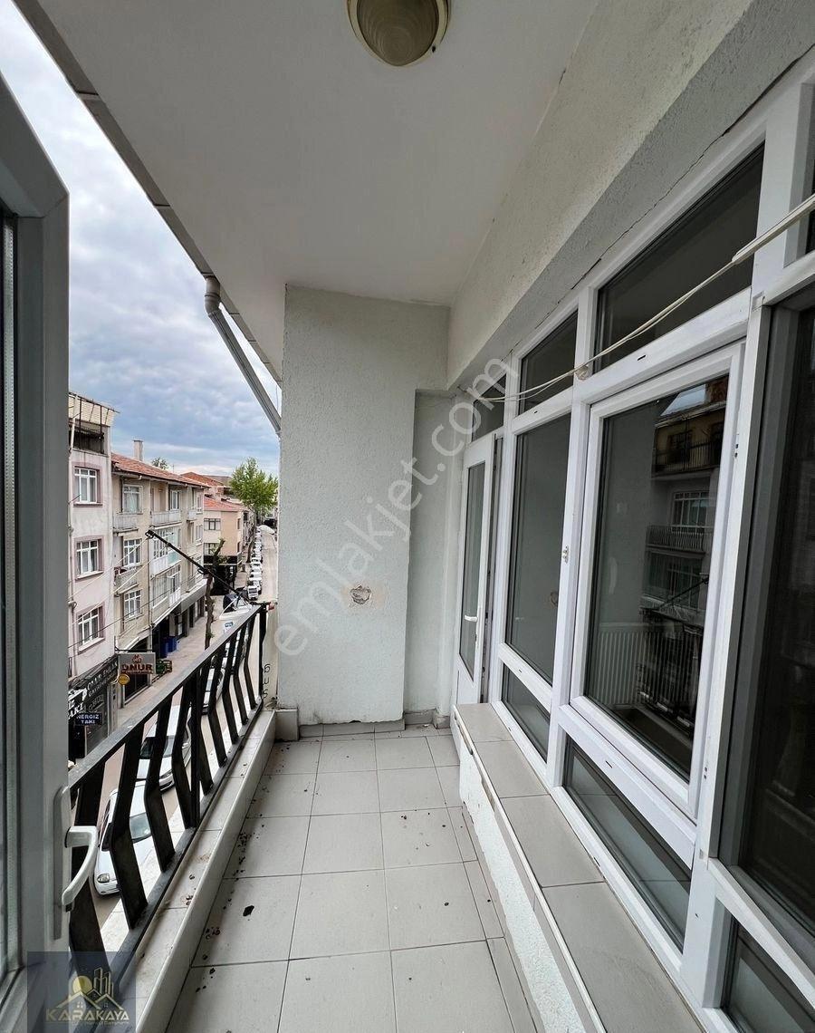 Karakaya Gayrimenkulden Çarşıda Kiralık 3+1 Daire - Görsel 3