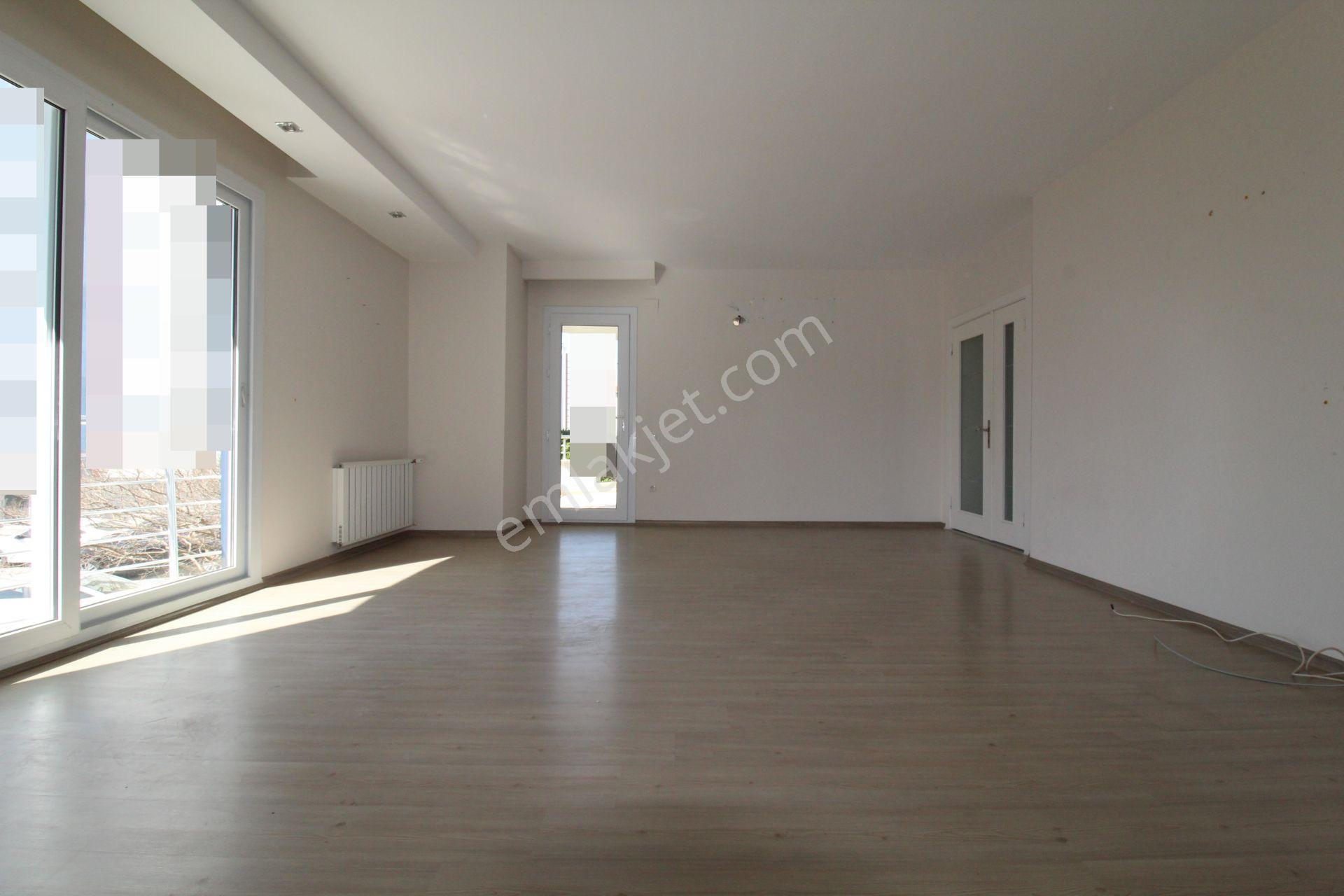 Aslan'dan Mezitli Merkezde Sosyal Tesisli, Site İçi, Geniş 3+1