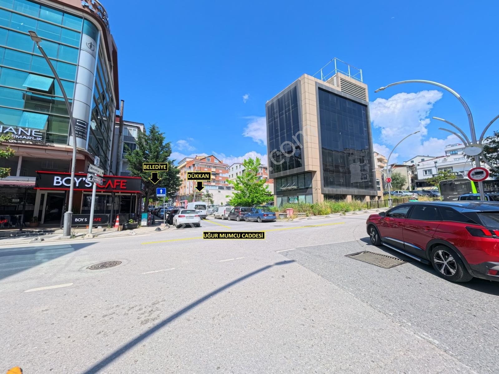 Çayırova Bel.yanıbaşında Cadde Üzeri 3 Katlı Satılık Dükkan