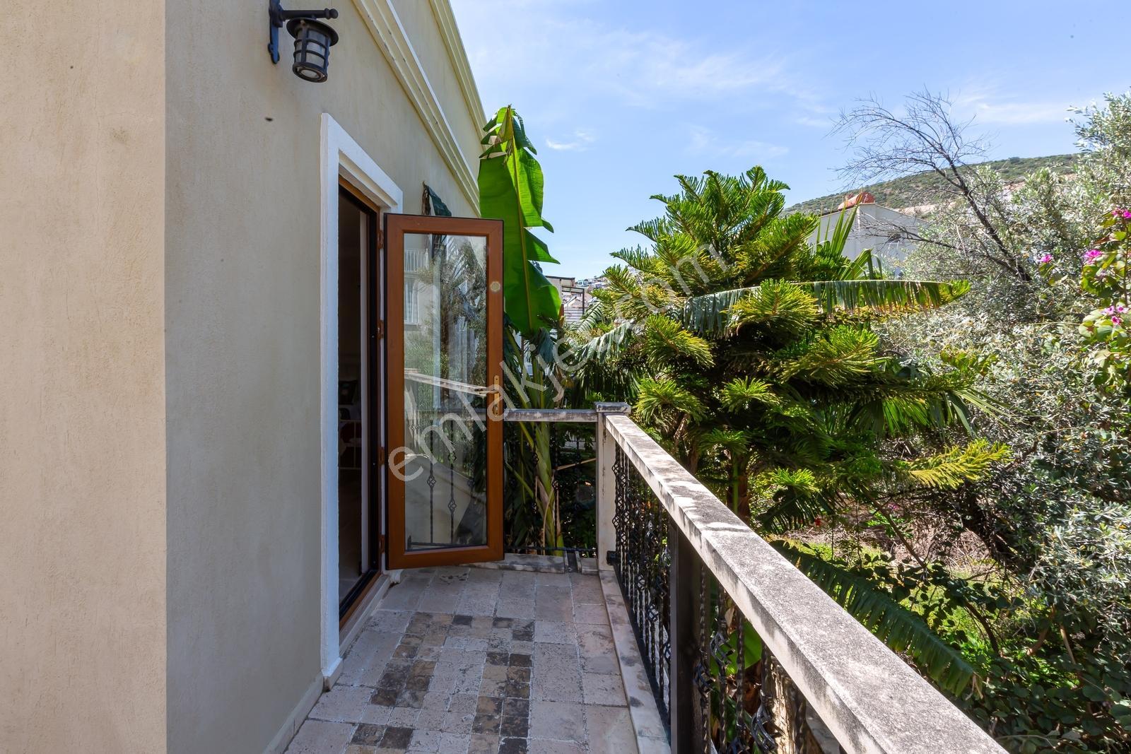 Kalkanda 3 En-suite Yatak Odalı Villa - Görsel 8