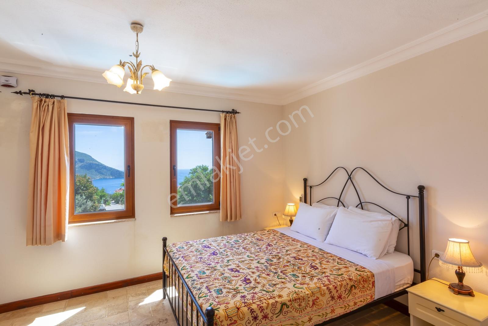Kalkanda 3 En-suite Yatak Odalı Villa - Görsel 24