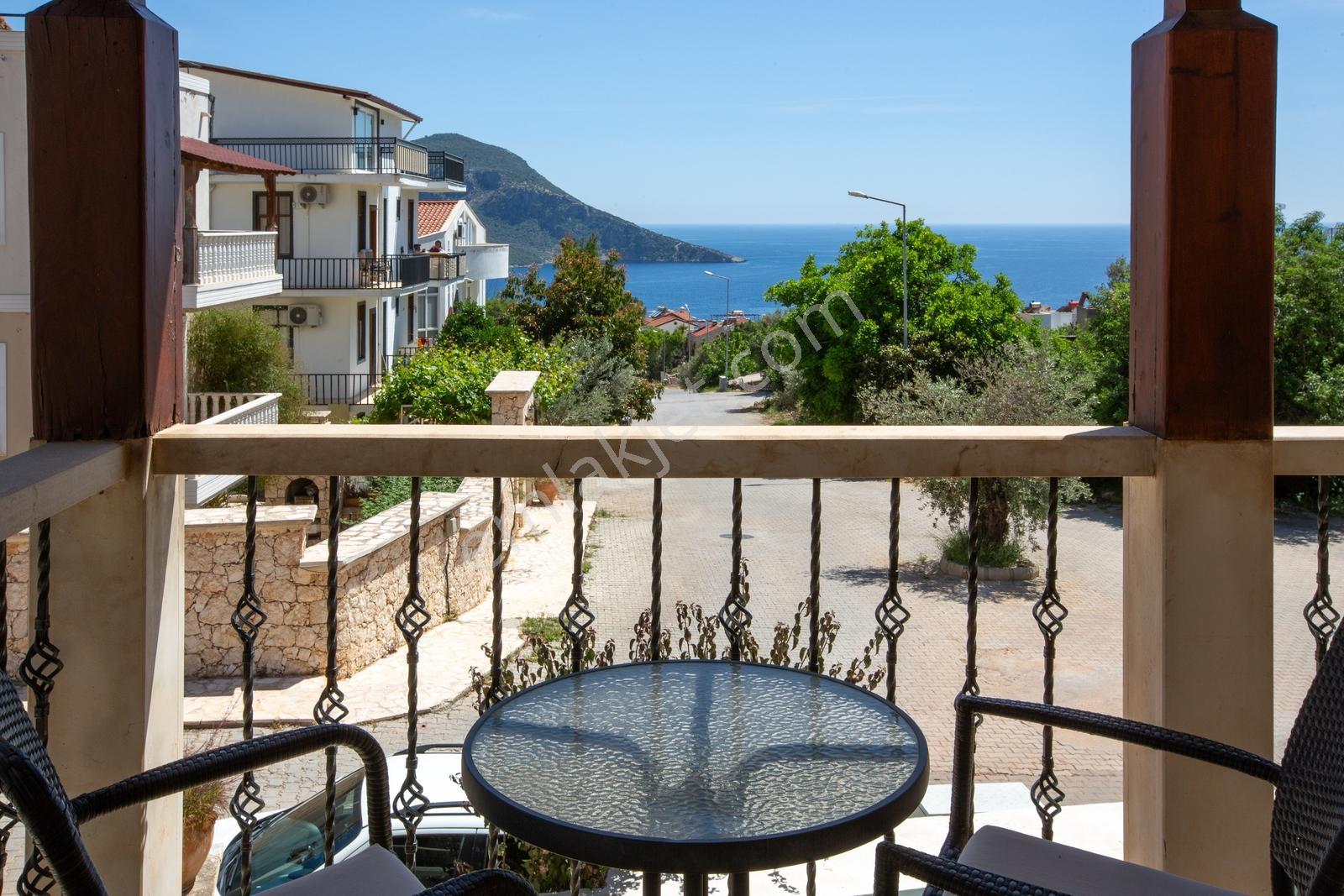 Kalkanda 3 En-suite Yatak Odalı Villa - Görsel 26