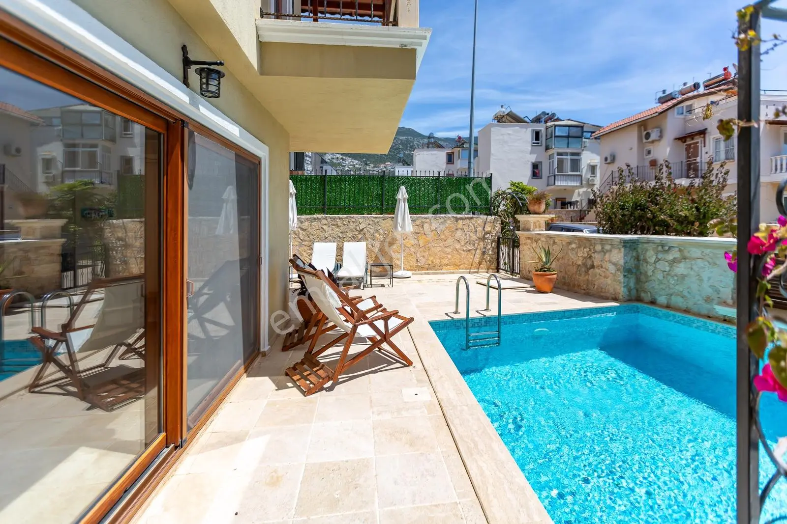 Kalkanda 3 En-suite Yatak Odalı Villa - Görsel 3