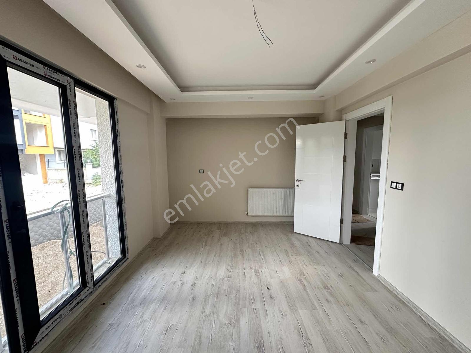 Çözüm Emlak'tan Muradiye'de 2+1 Kapalı Mutfak Karanlıksız Daire - Görsel 16