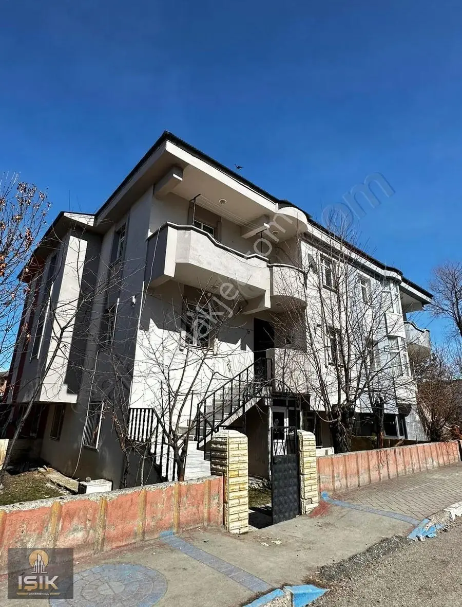 Işık Gayrimenkul'den Dadaşkent'te Kiralık 3+1 Dubleks Daire