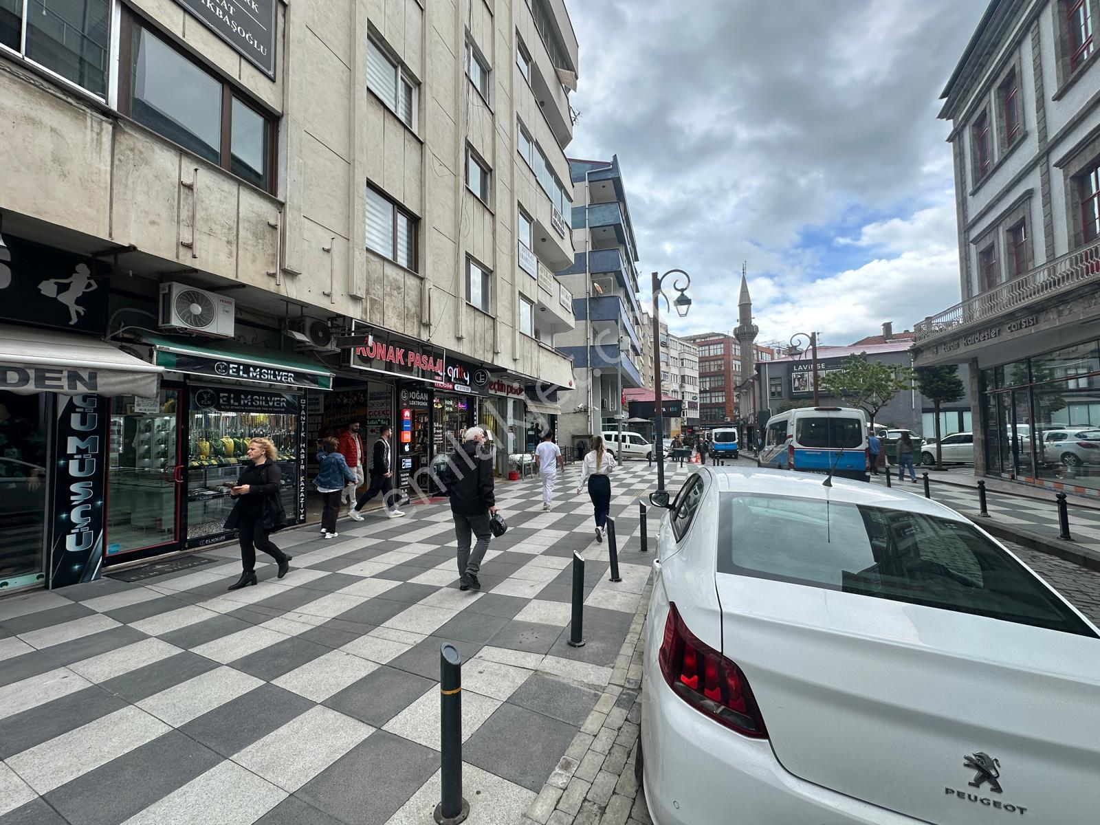 Trabzon Meydan Konak Pasajında Kiralık Dükkan - Görsel 8