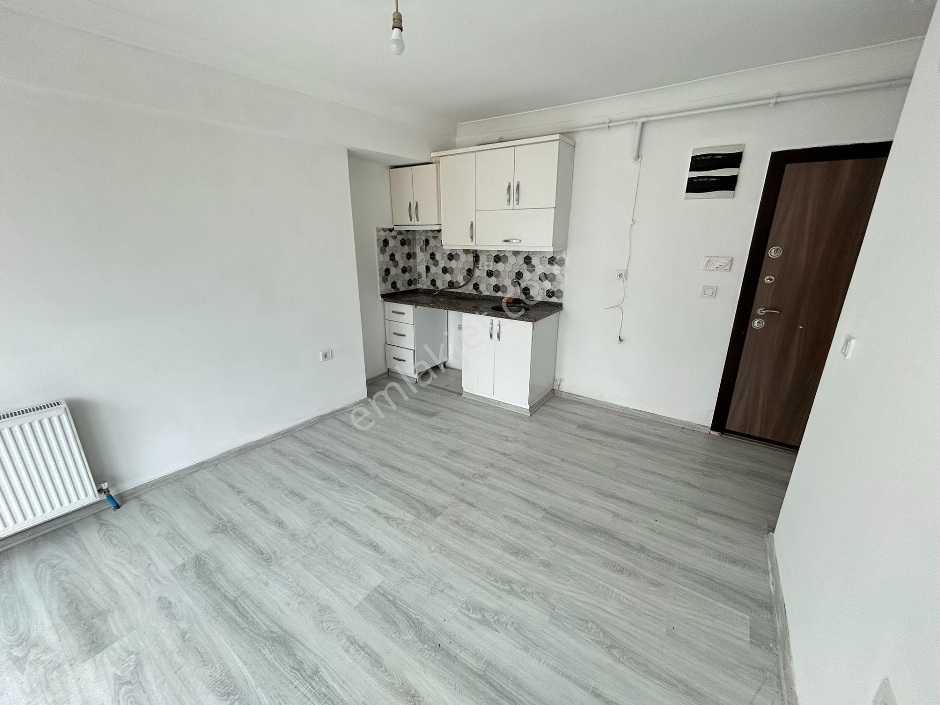 Bandırma Merkezde Uygun Fiyatlı Kiralık 1. Ara Kat 1+1 Daire - Görsel 3